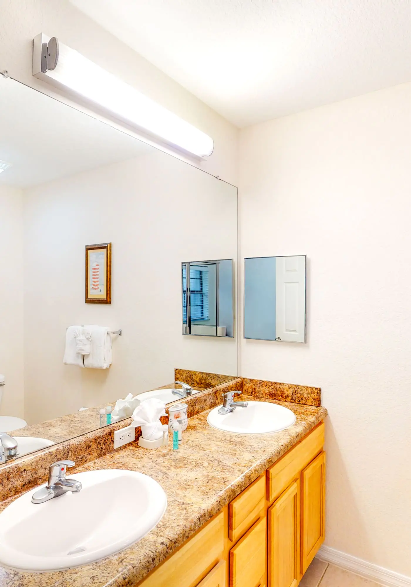 1st floor condo w/ sauna, shared pools, patio, limited-mobility access, gym