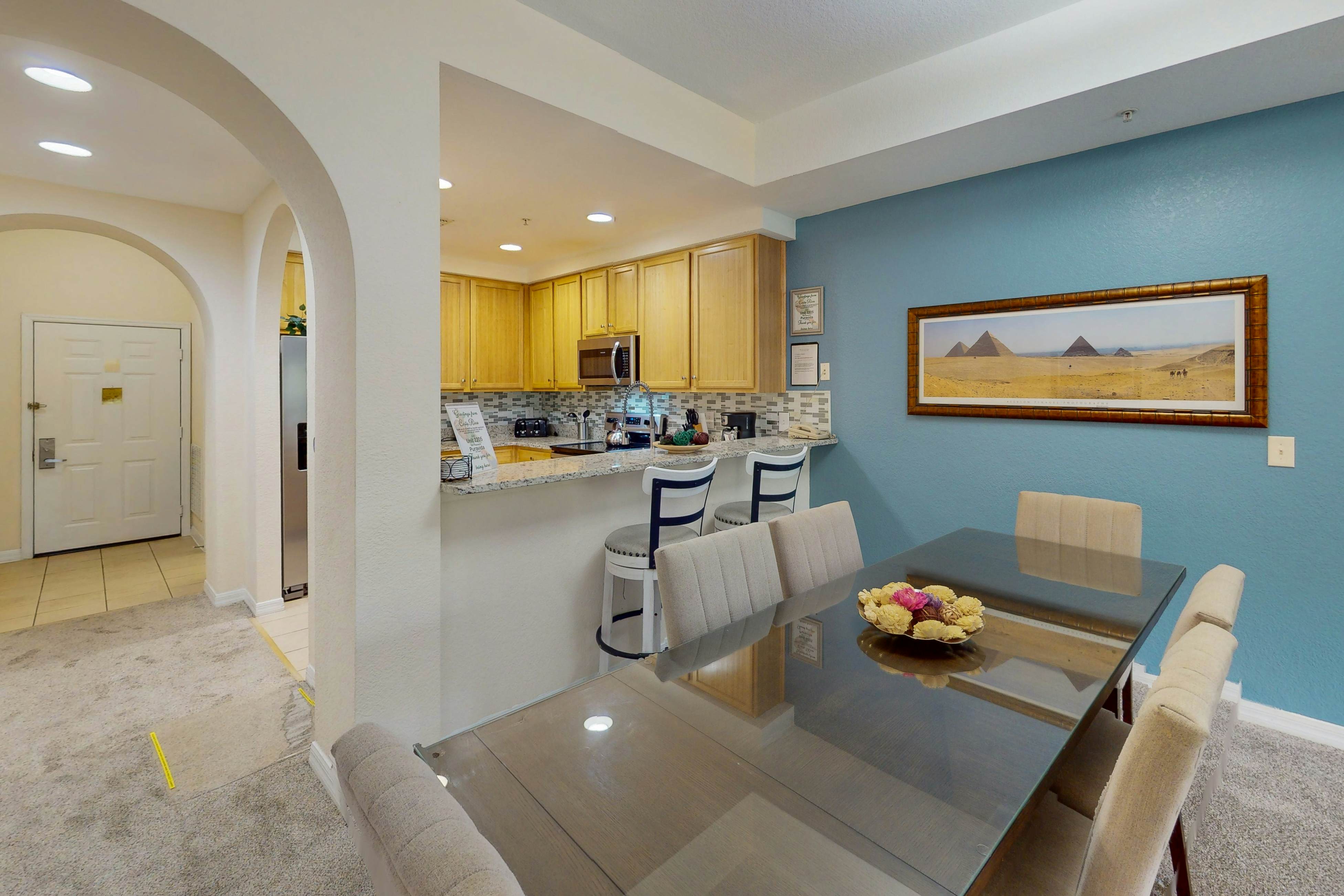 Stylish Condo w/ Shared Pools, Hot Tub, Balcony, Sauna - Near Theme Parks