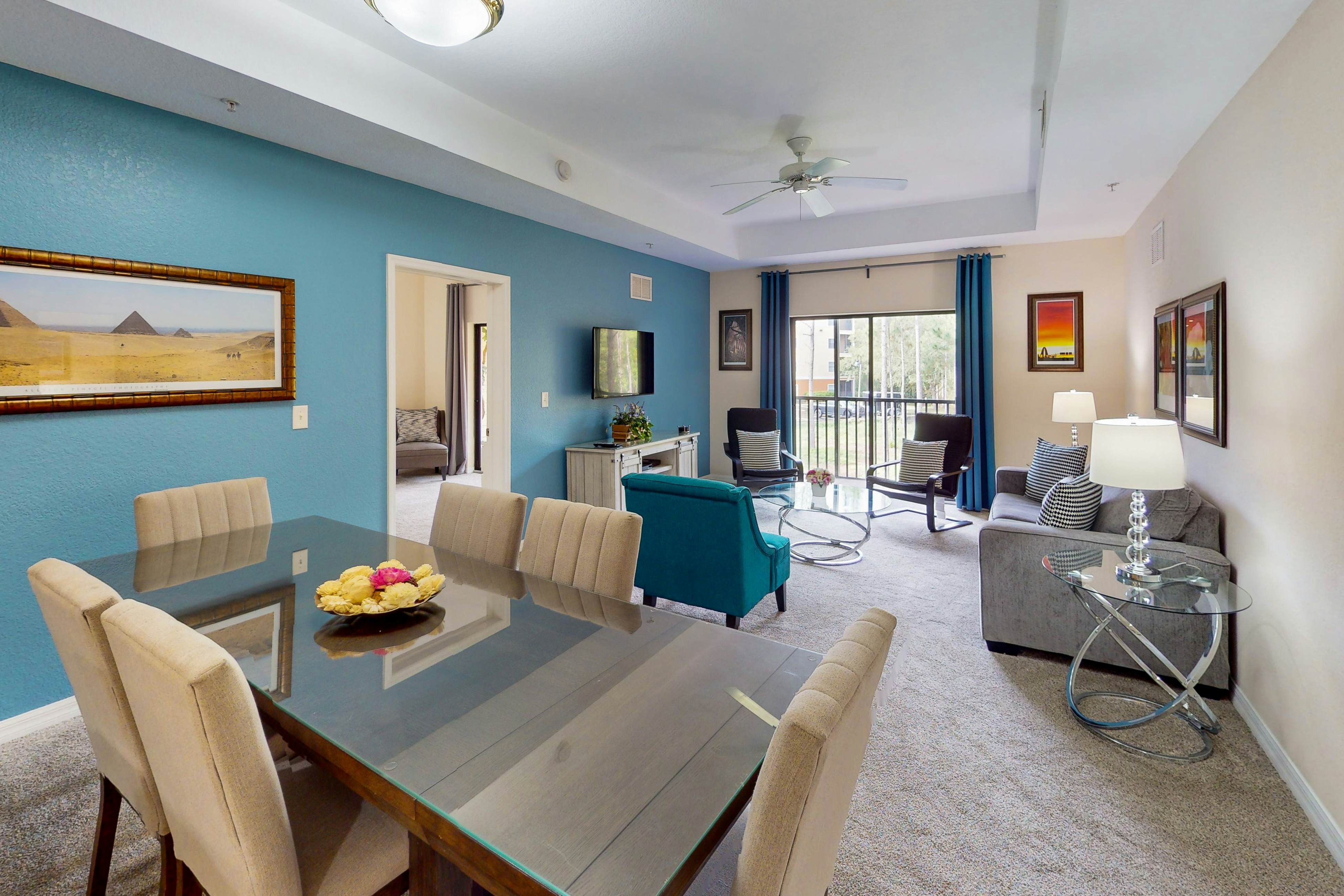 Stylish Condo w/ Shared Pools, Hot Tub, Balcony, Sauna - Near Theme Parks