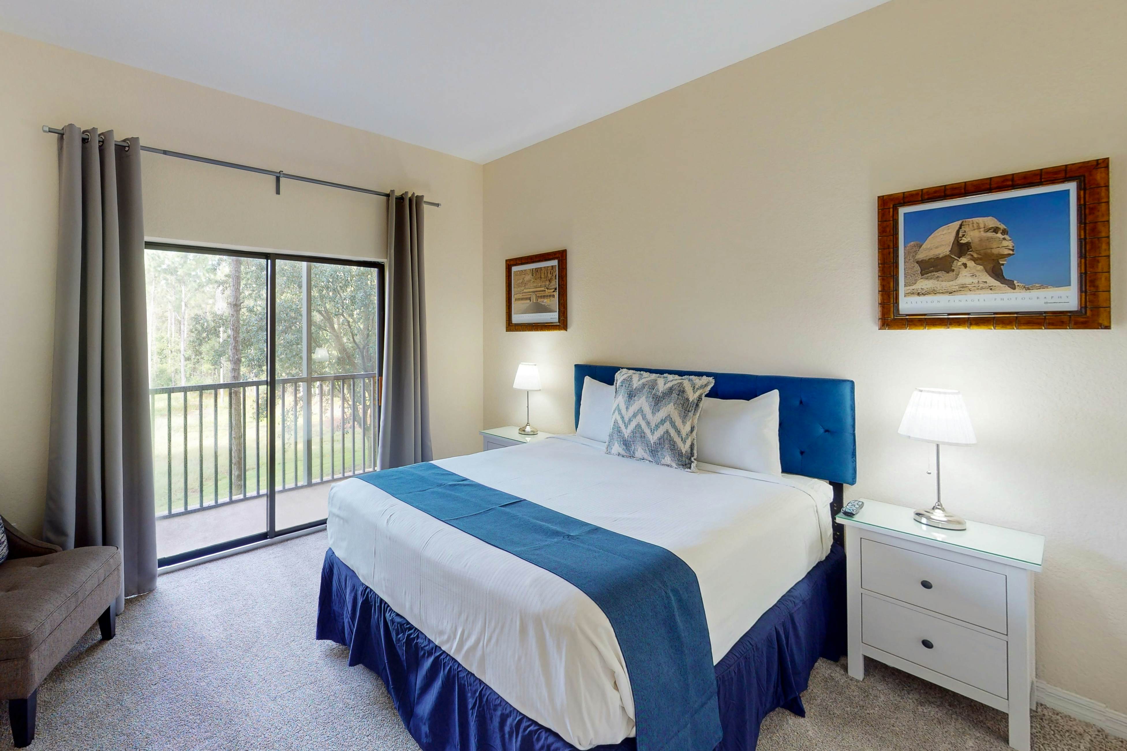 Stylish Condo w/ Shared Pools, Hot Tub, Balcony, Sauna - Near Theme Parks