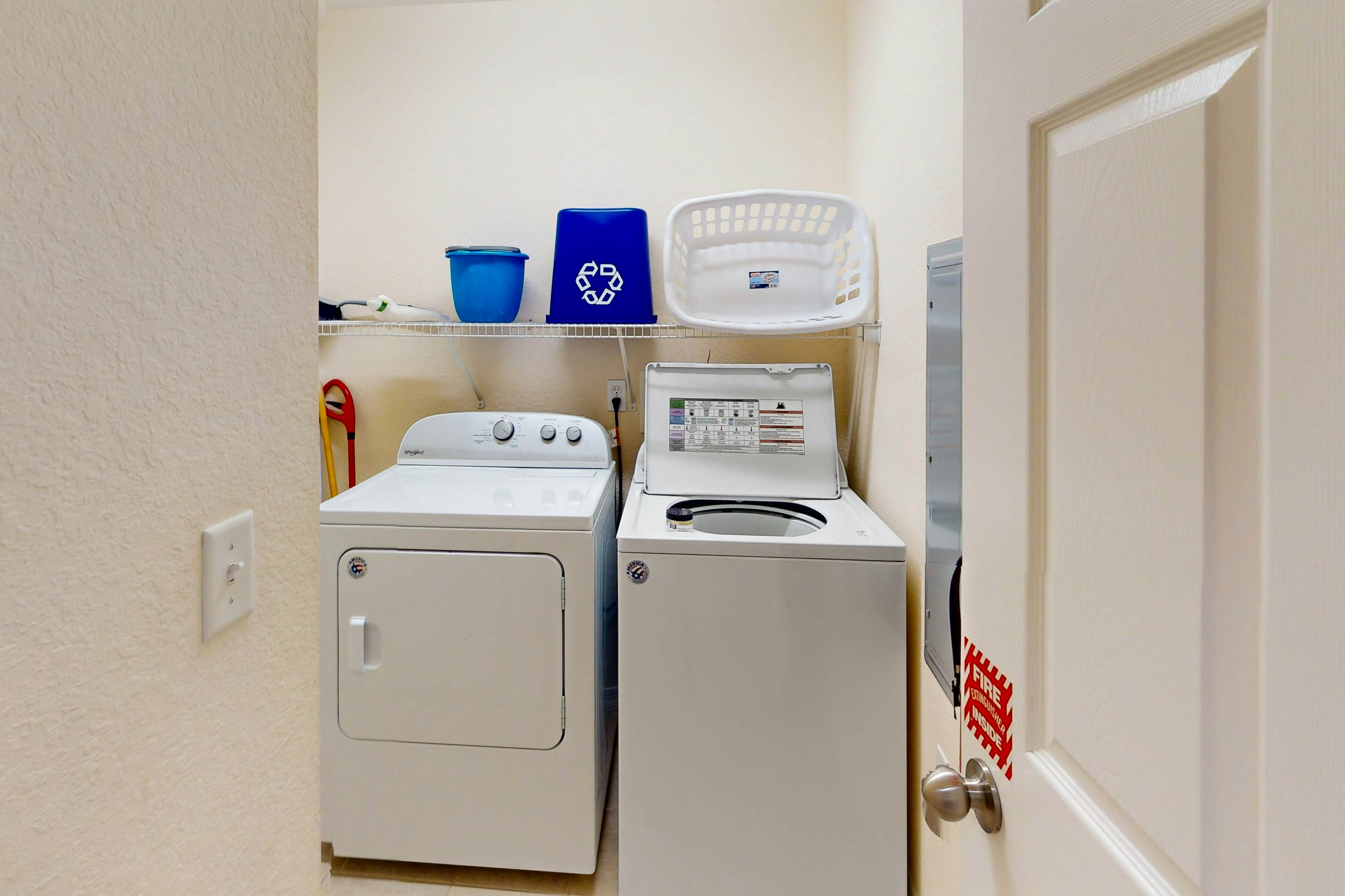 Stylish Condo w/ Shared Pools, Hot Tub, Balcony, Sauna - Near Theme Parks