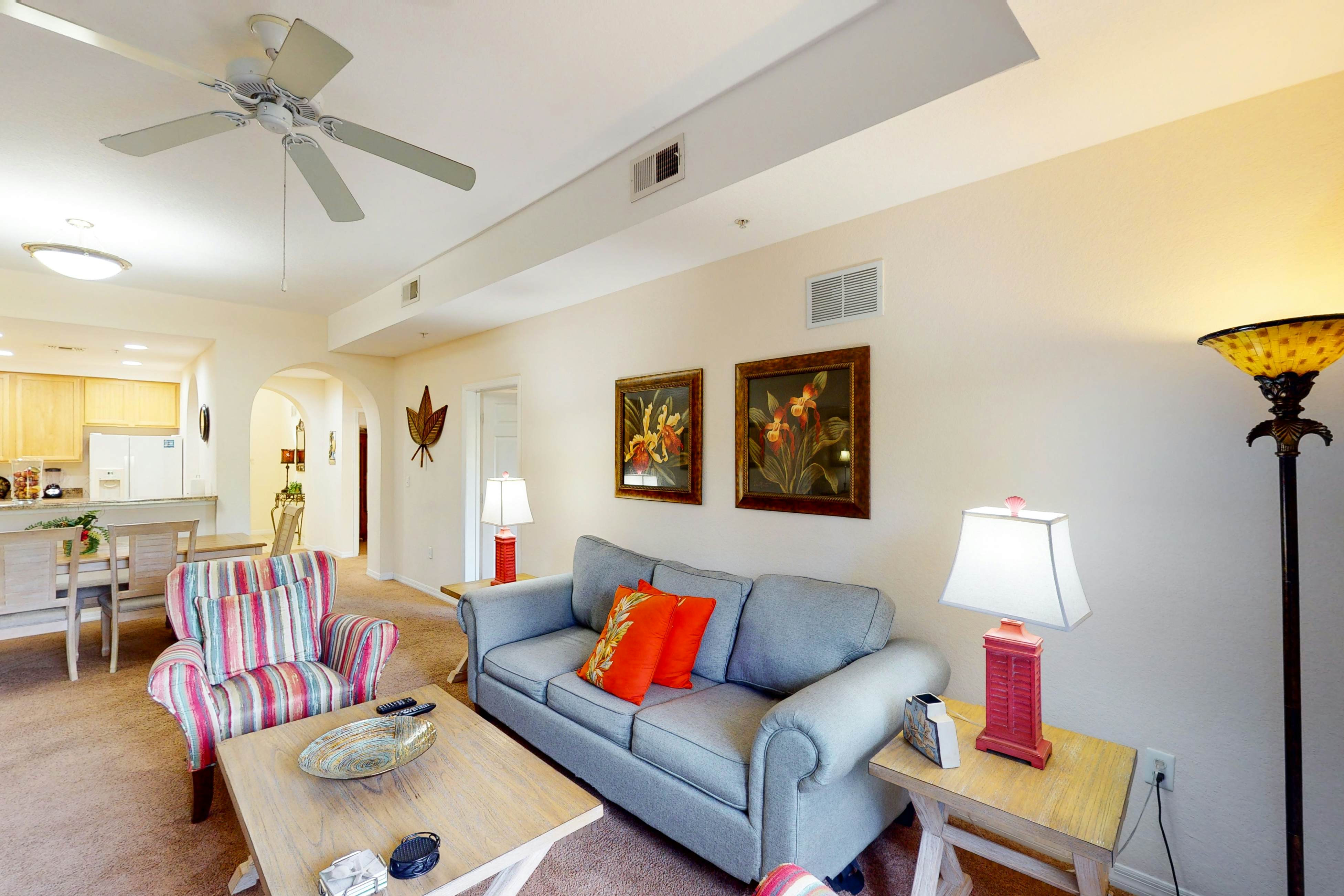 3rd floor condo w/ gym, balcony, shared pools, hot tub, sauna, near theme parks