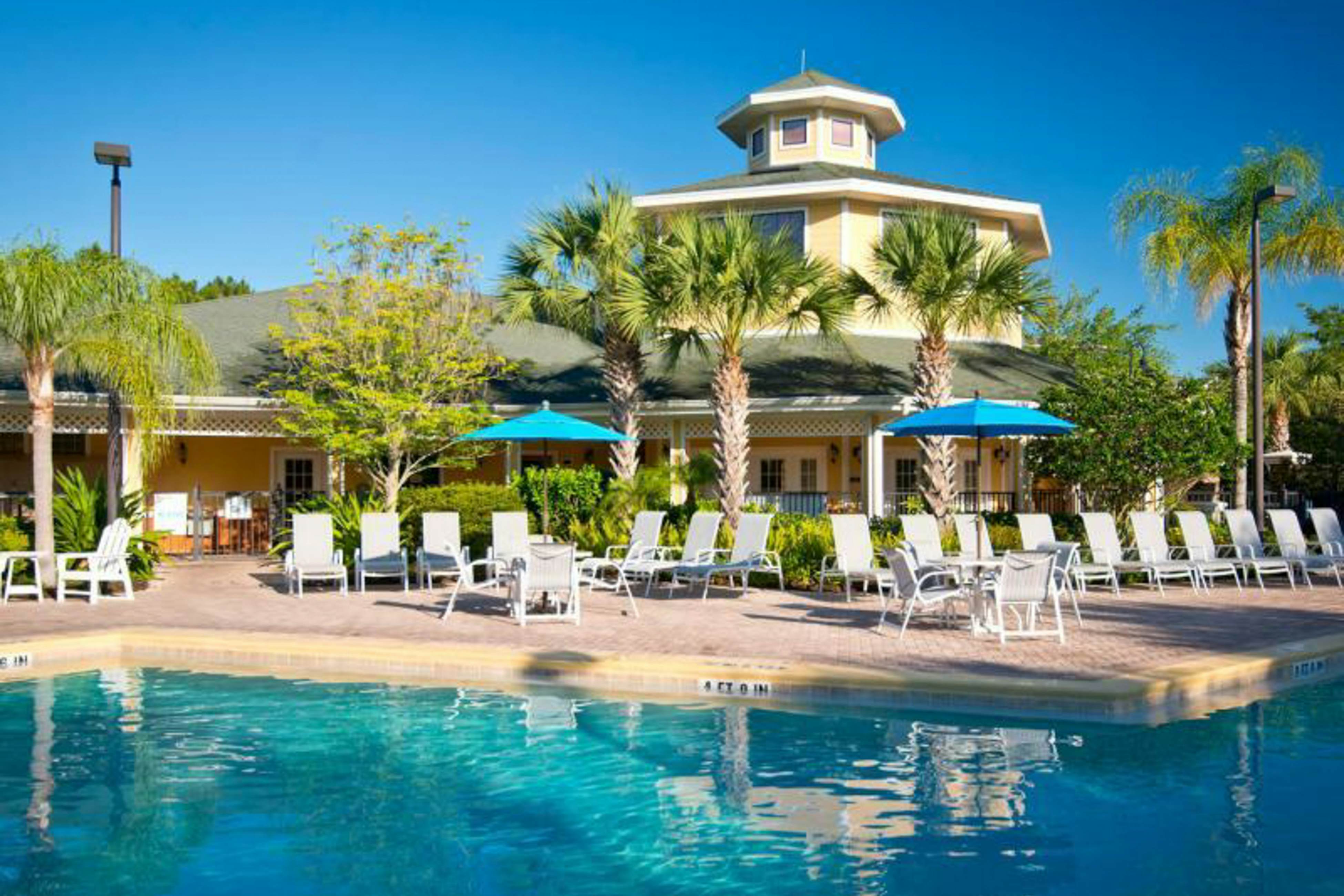 Water view condo with fabulous resort amenities and four TVs - close to Disney 