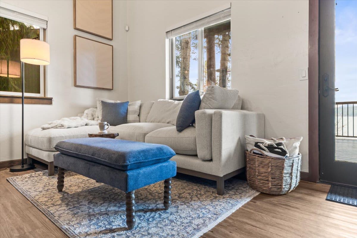 DeJa View - Lower Unit