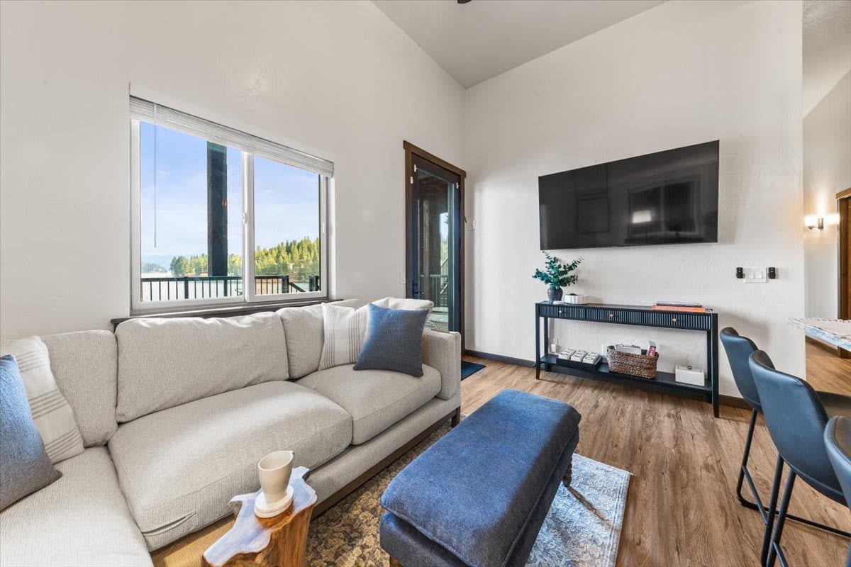 DeJa View - Lower Unit