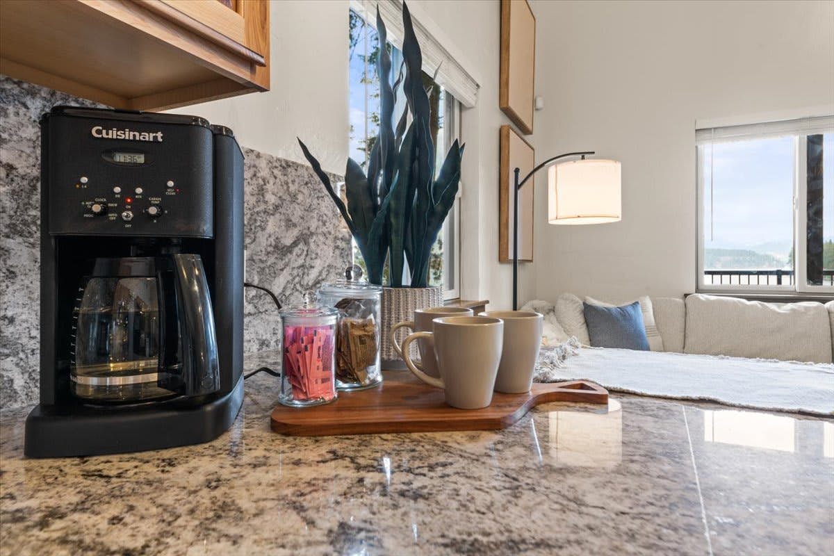 DeJa View - Lower Unit