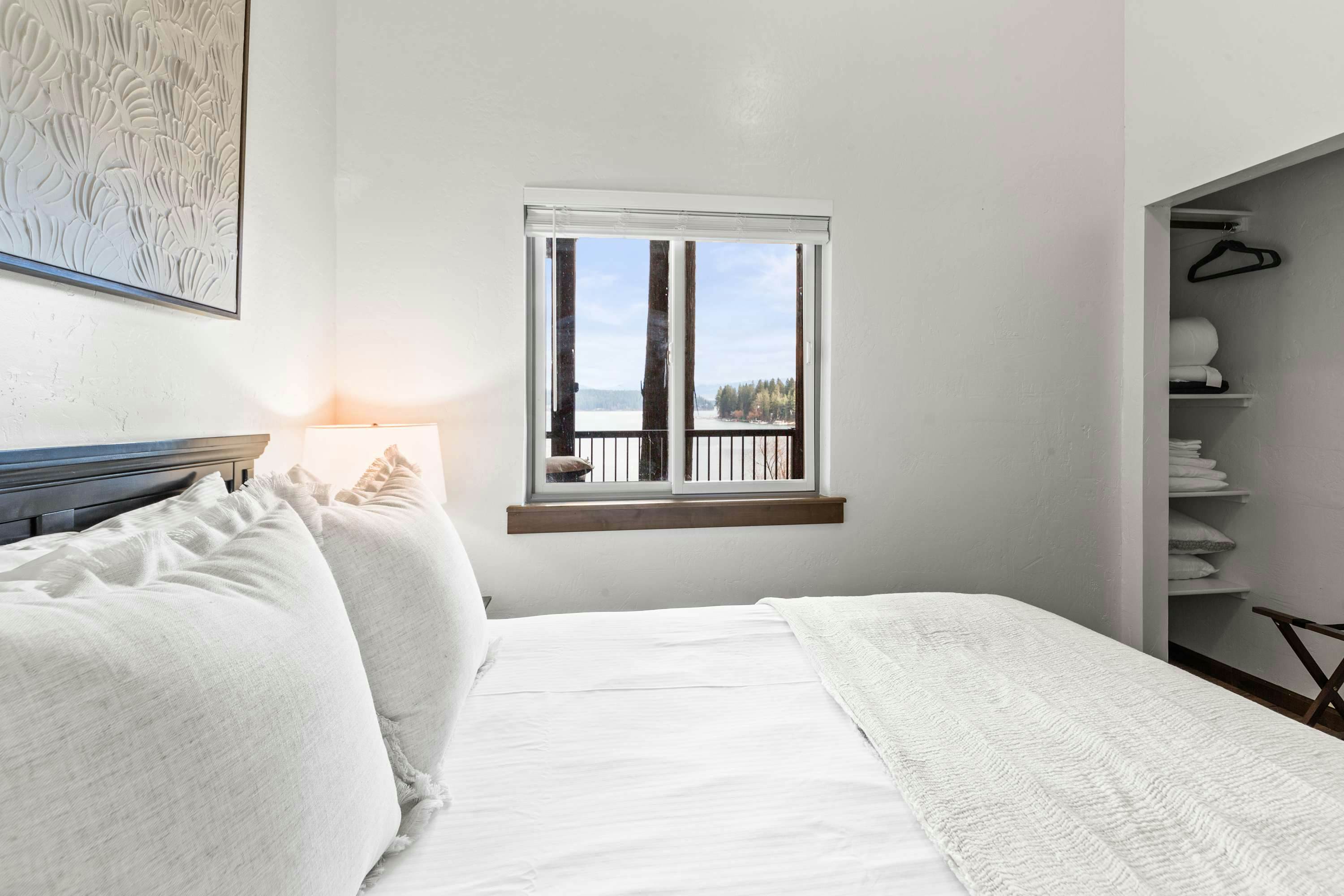 DeJa View - Lower Unit