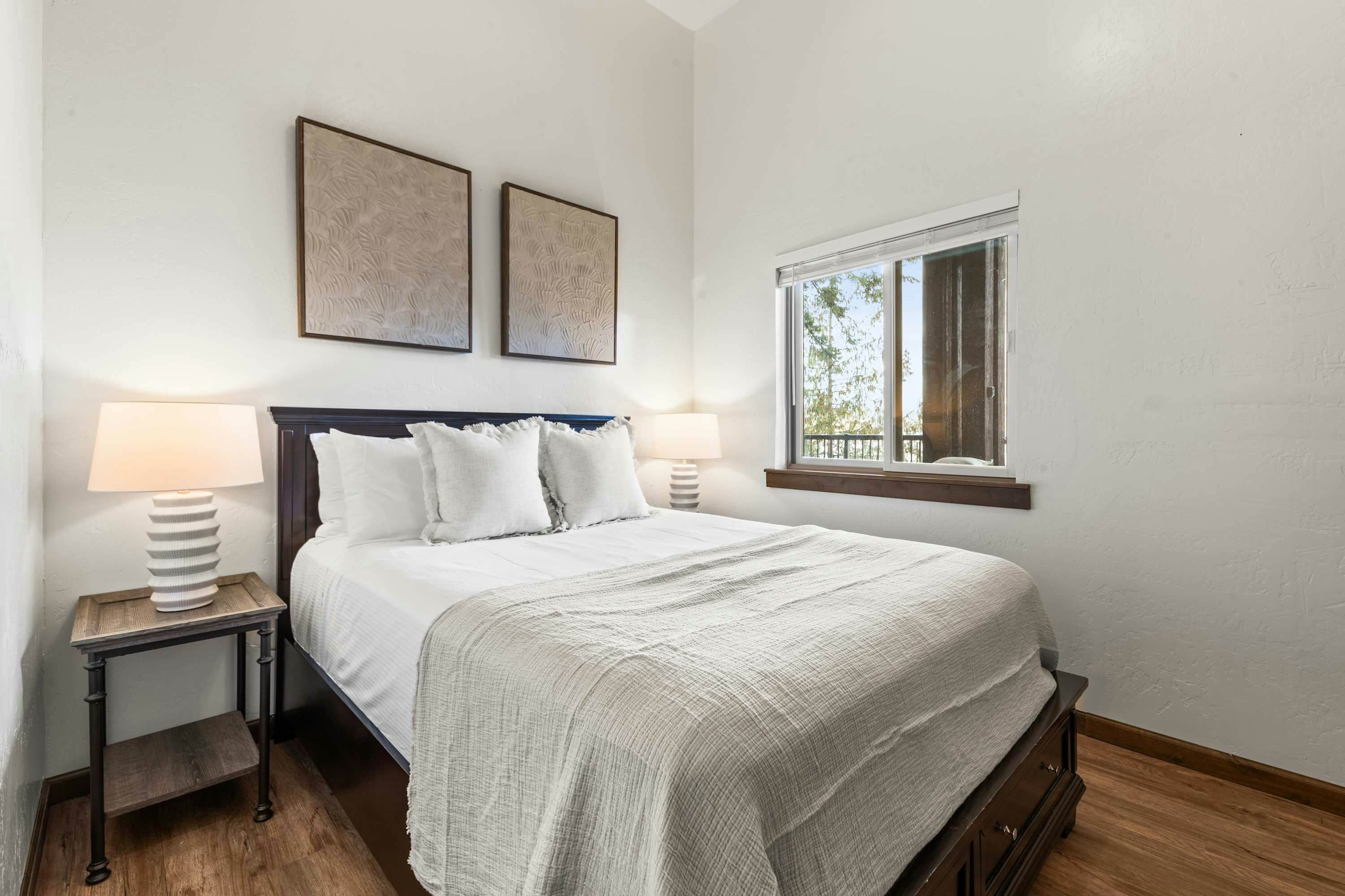 DeJa View - Lower Unit