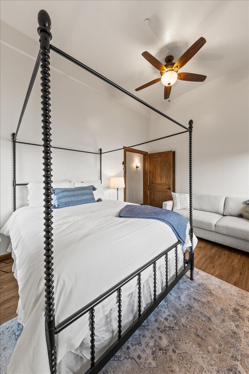 DeJa View - Lower Unit