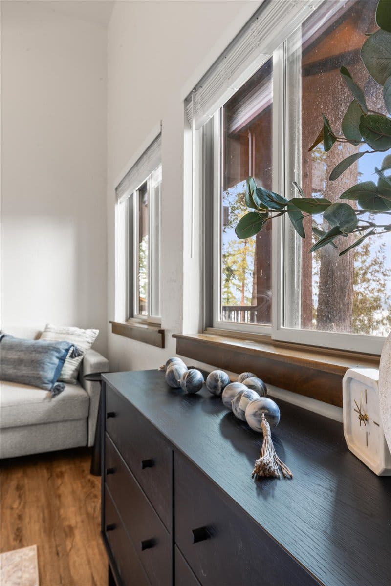 DeJa View - Lower Unit