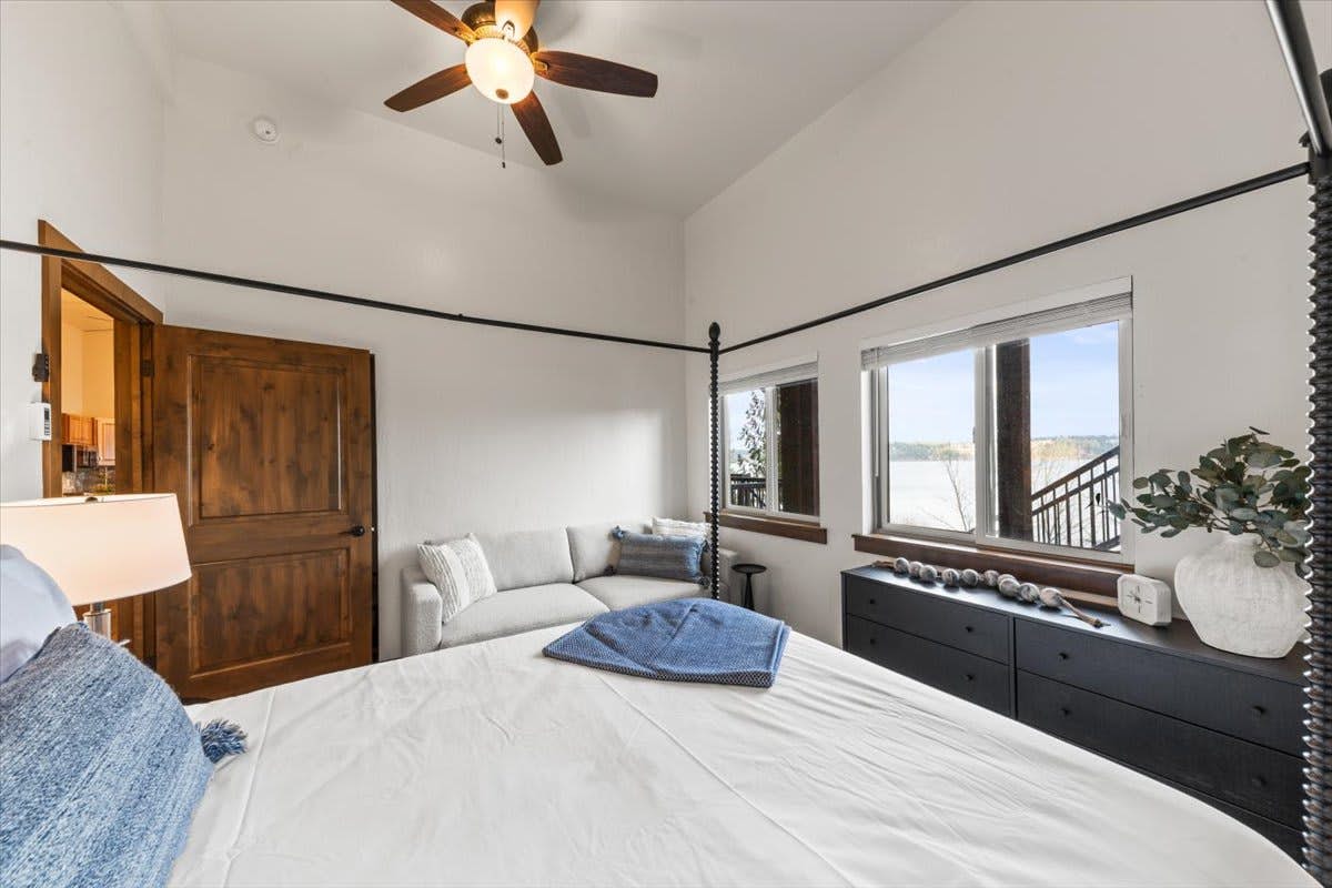 DeJa View - Lower Unit