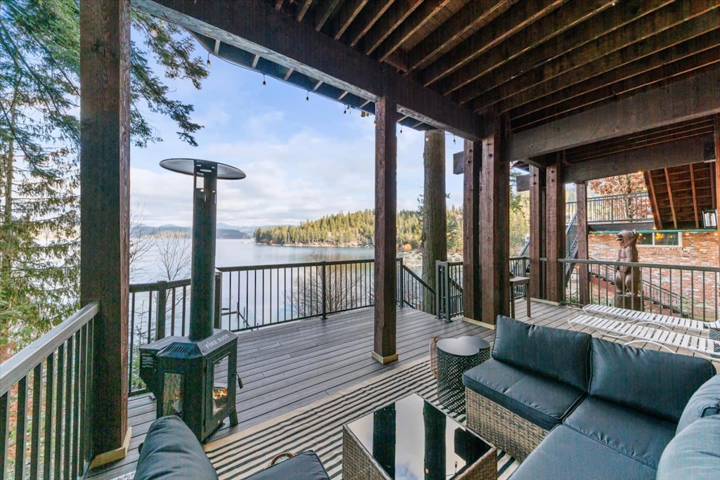 Hayden Lake Waterfront 2BR | Private Dock & Kayaks