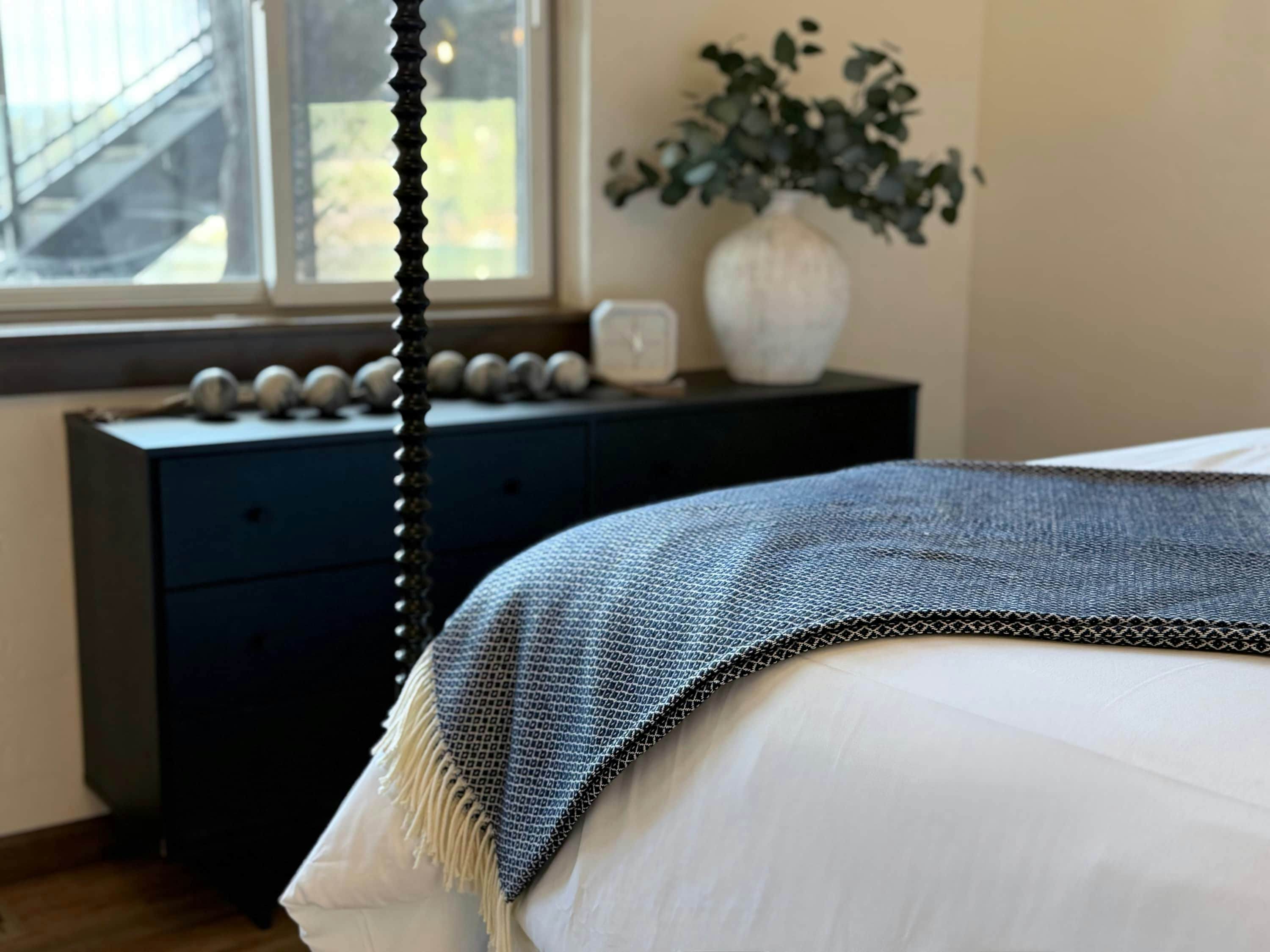 DeJa View - Lower Unit