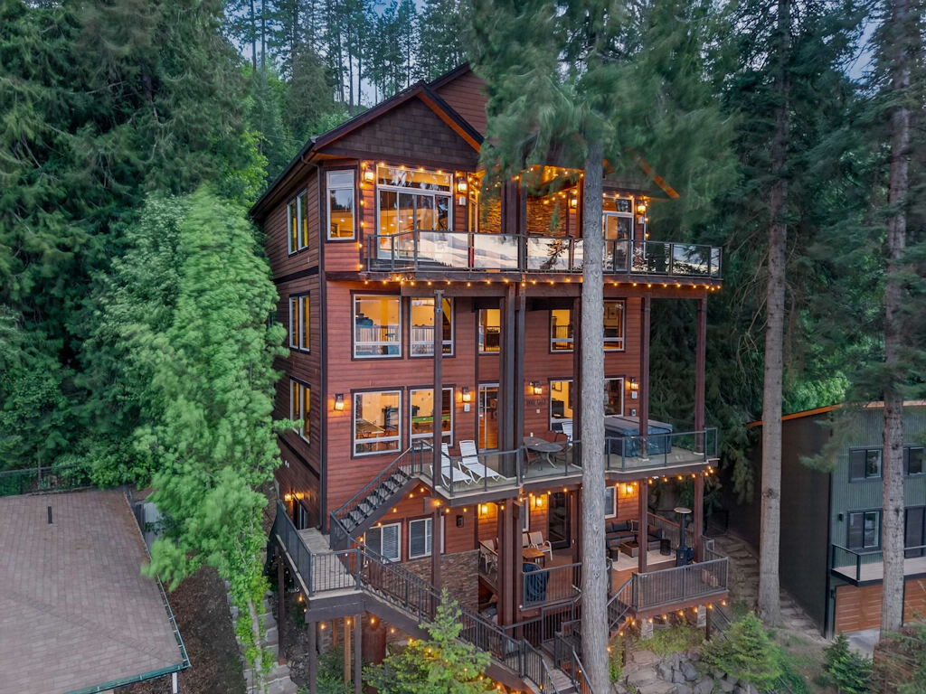 Hayden Lake 2BR Waterfront, Dock, Kayaks