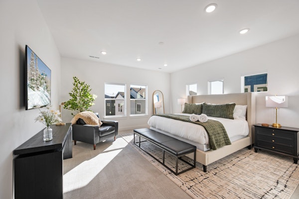 Apres Retreat, 5br 3.5ba, hot tub, sleeps 14, BBQ