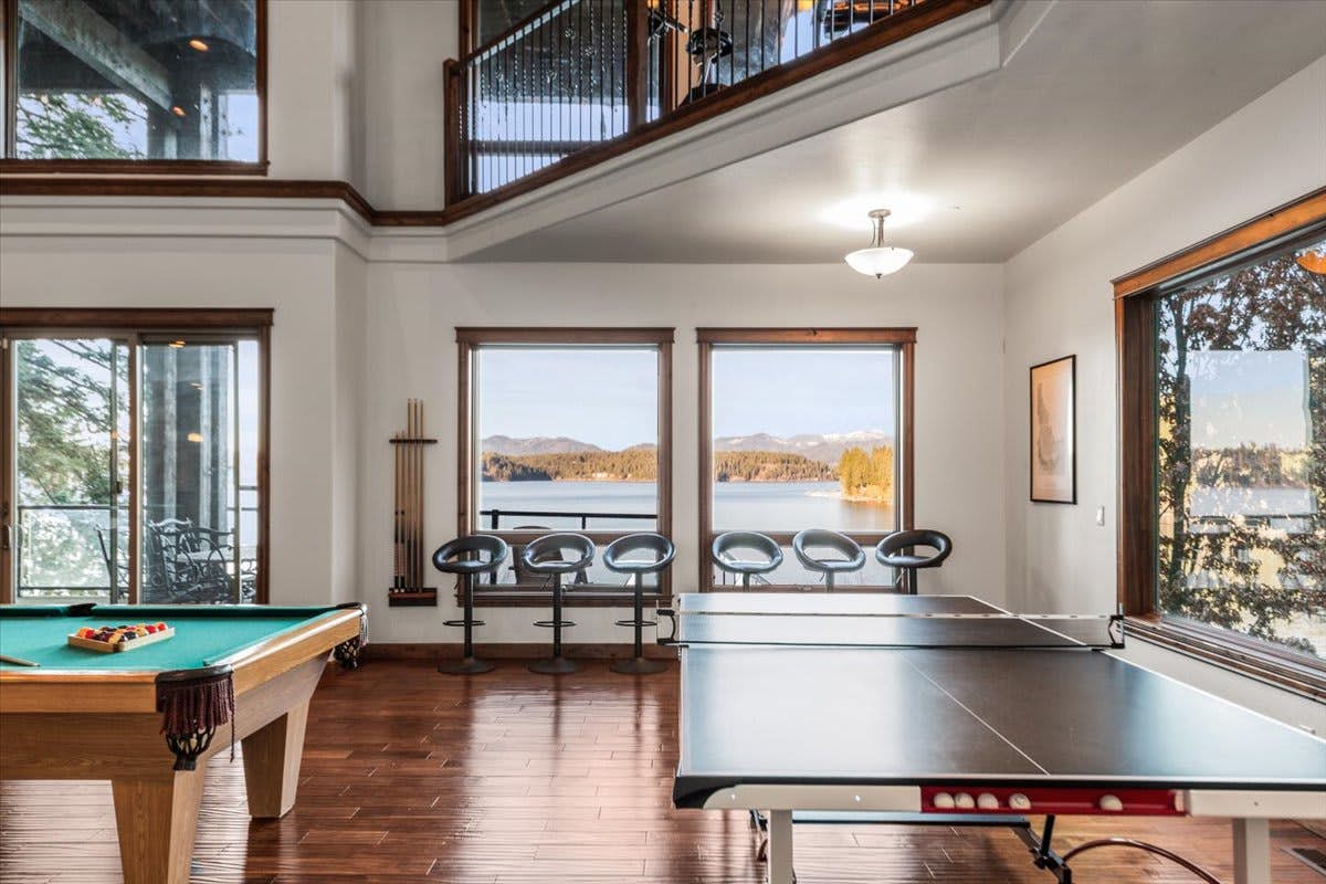 DeJa View - Upper Unit