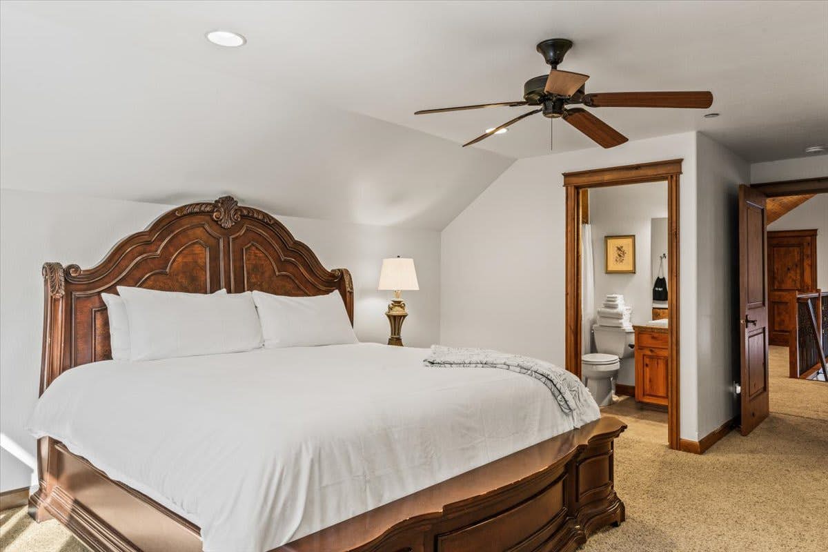 DeJa View - Upper Unit