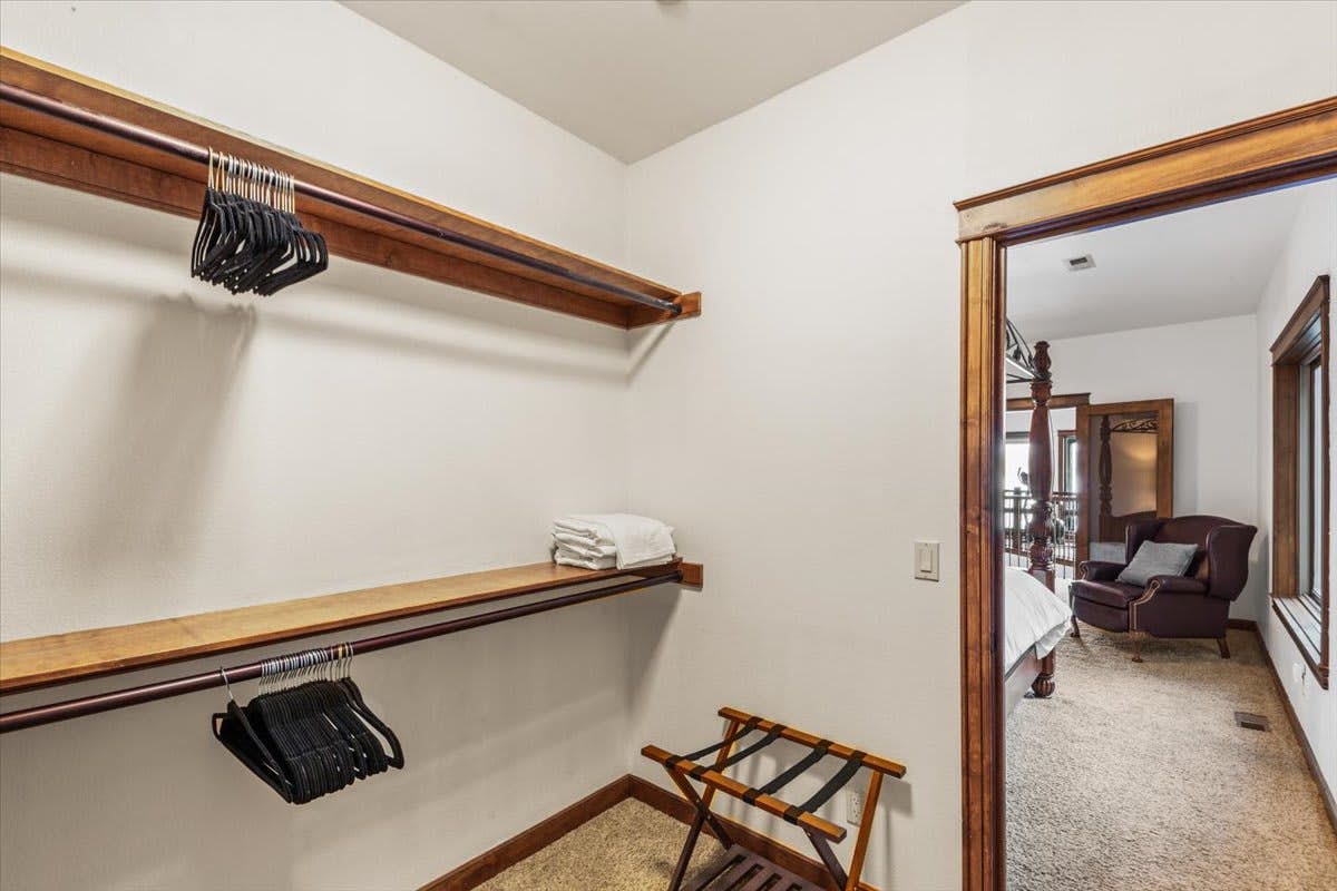 DeJa View - Upper Unit