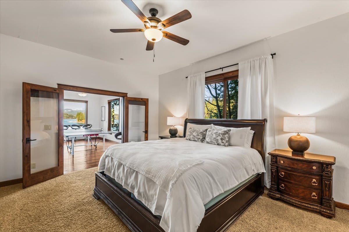 DeJa View - Upper Unit