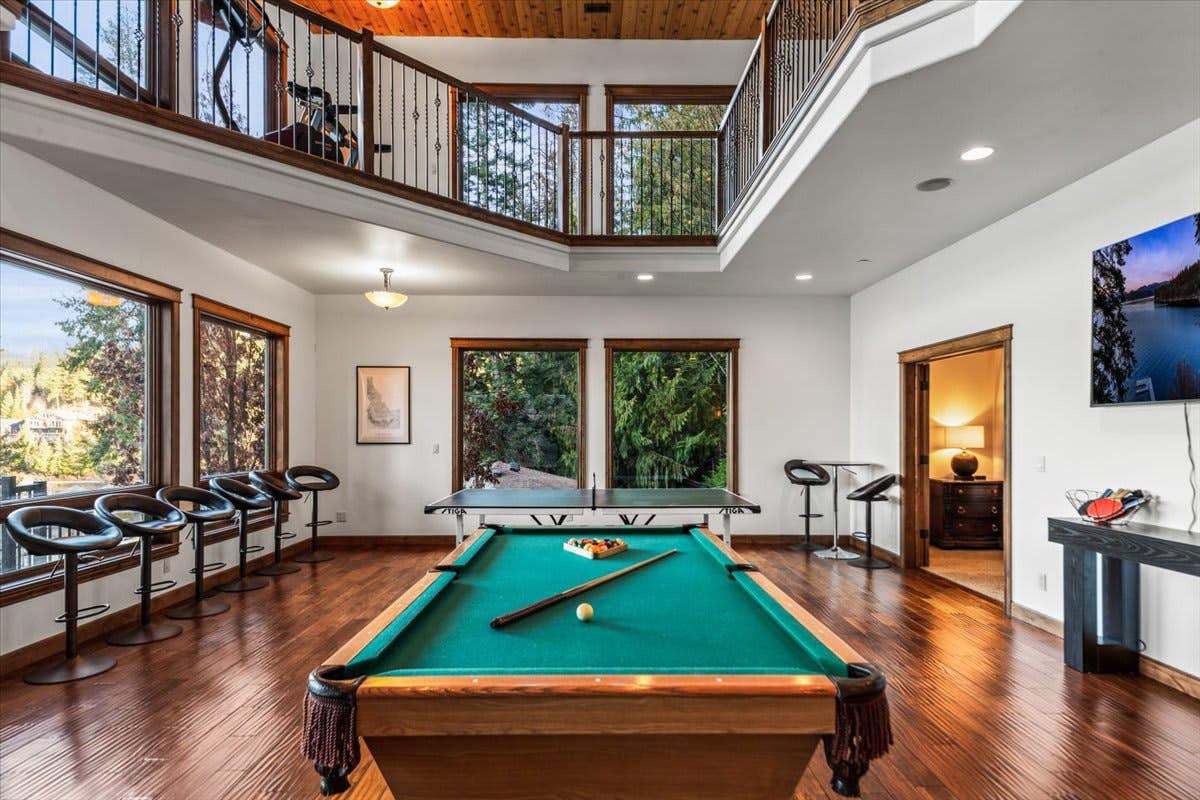 DeJa View - Upper Unit