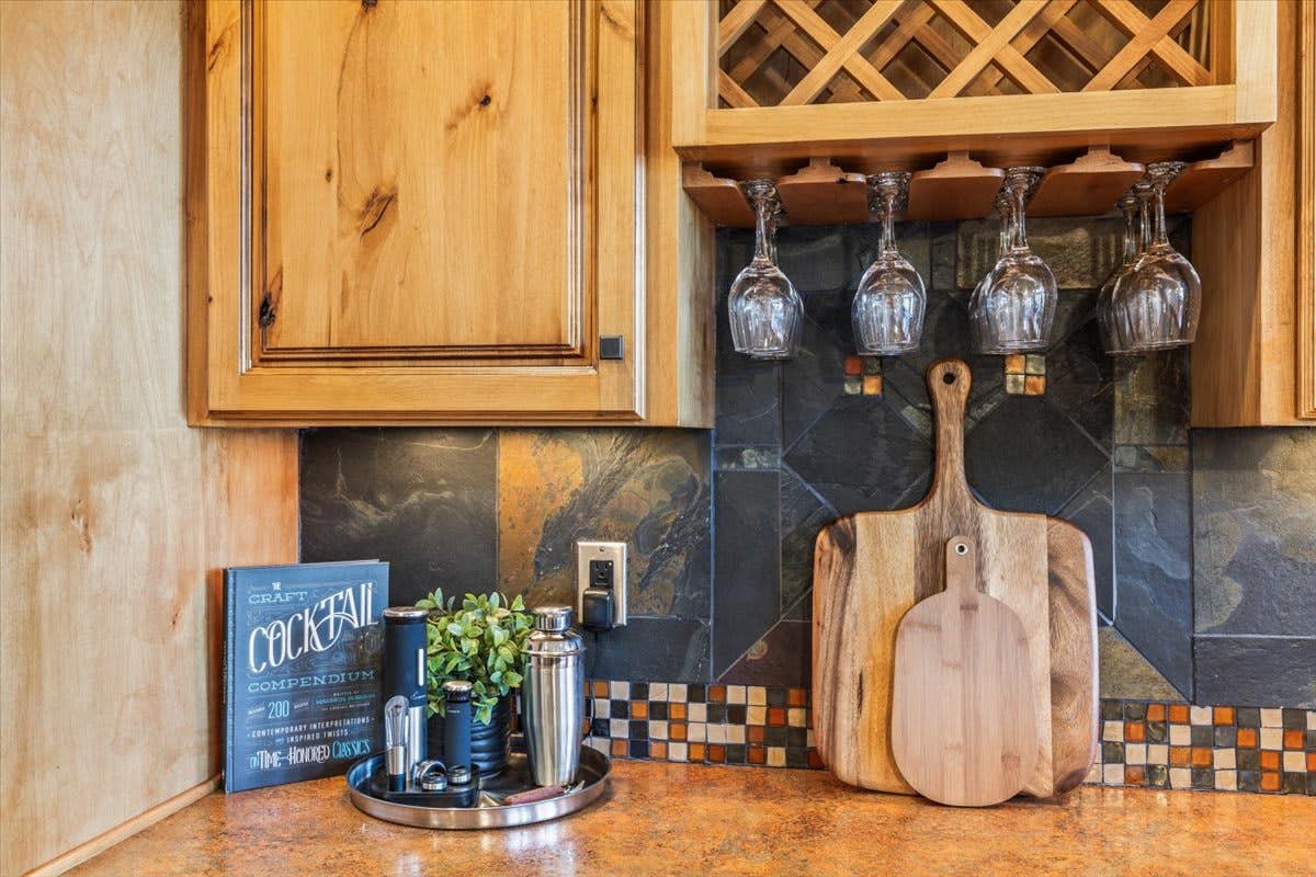 DeJa View - Upper Unit