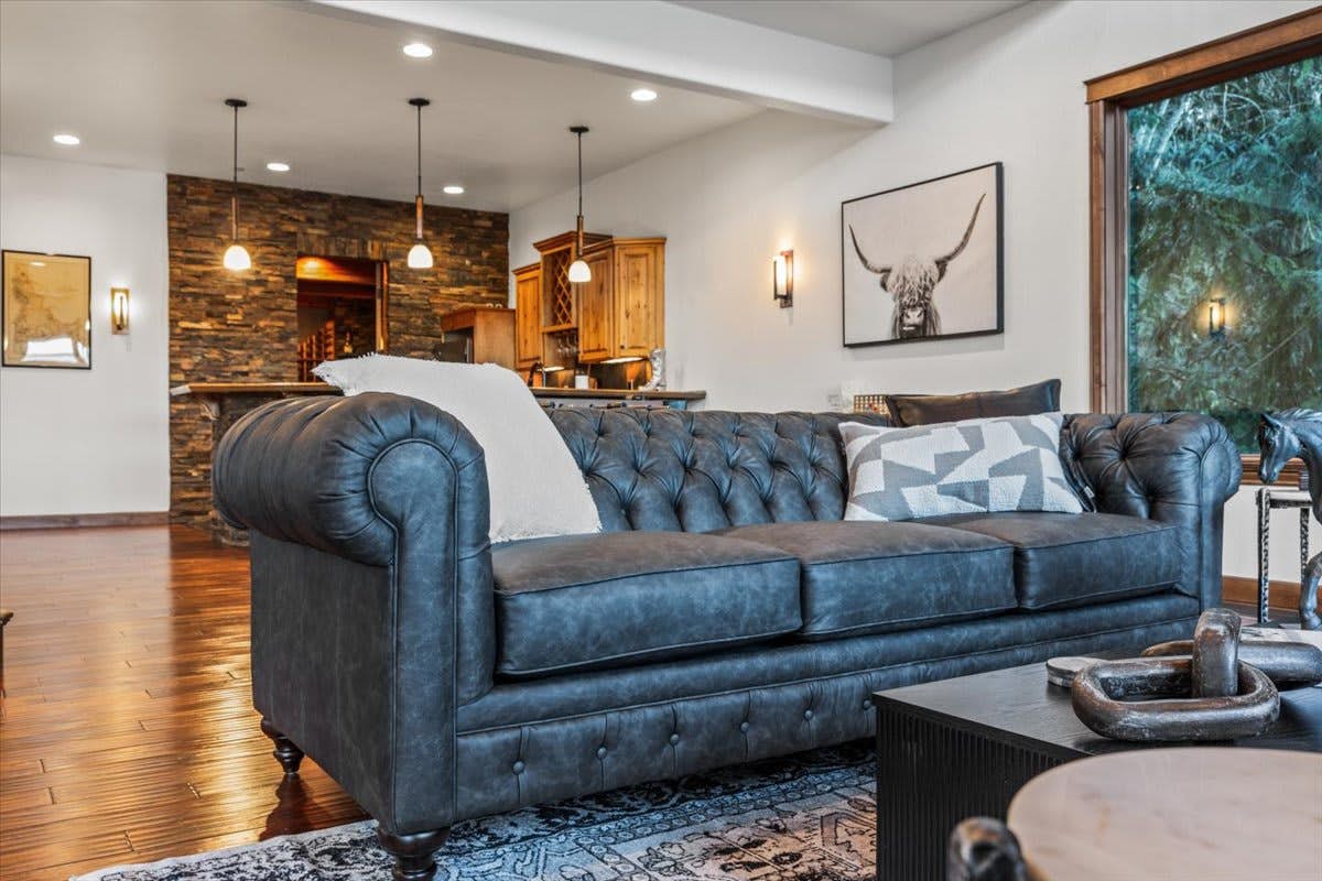 DeJa View - Upper Unit