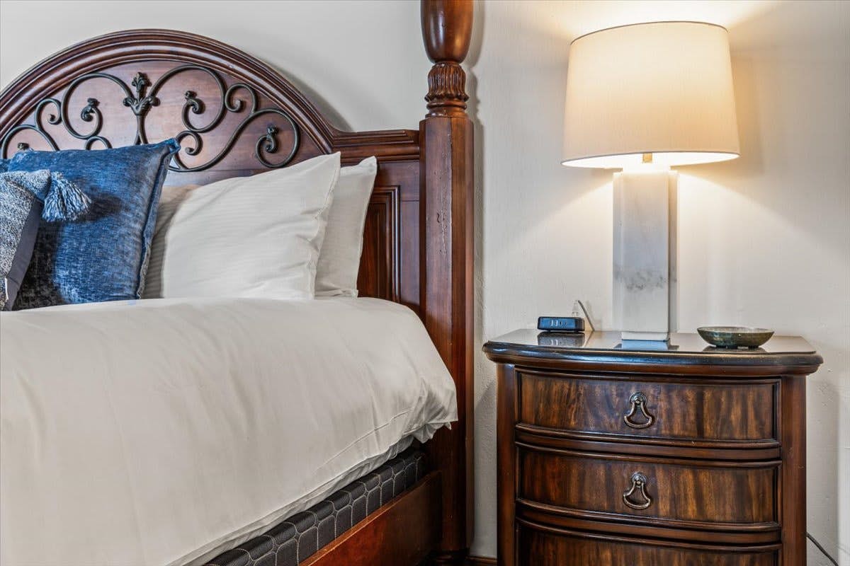 DeJa View - Upper Unit