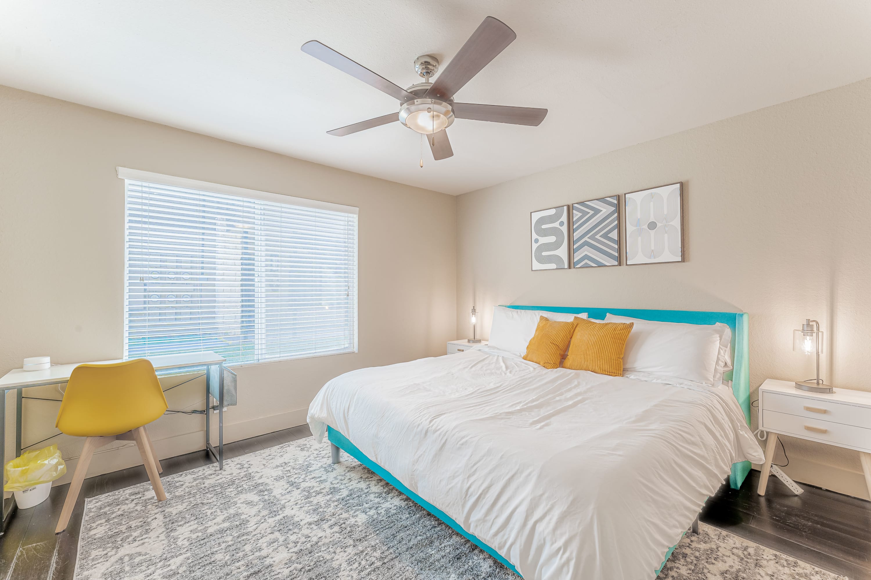 Spacious 1BR close to Downtown w fast wifi w/ pool