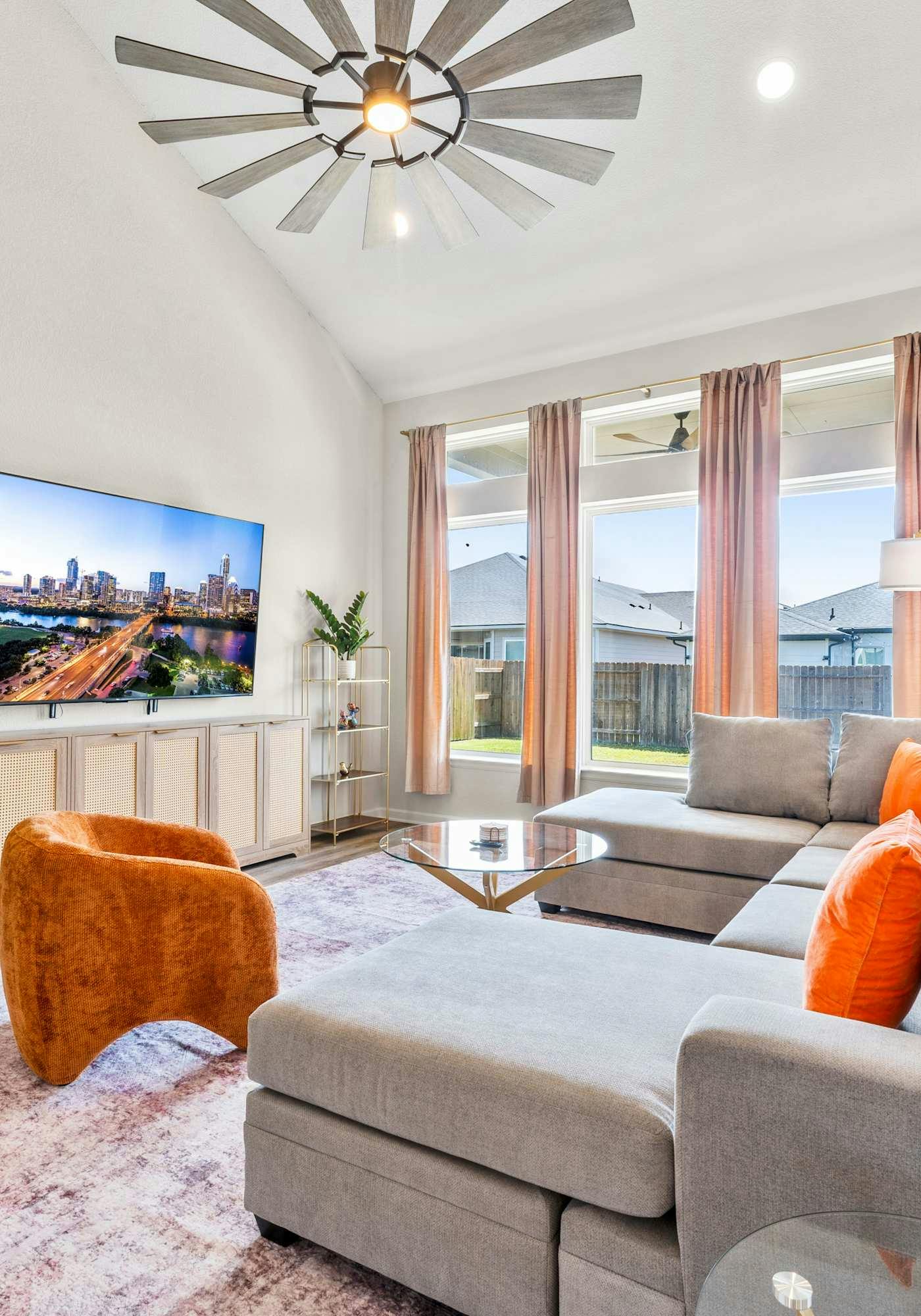 Close to CotA & Downtown | Cozy & Luxe | 4BR