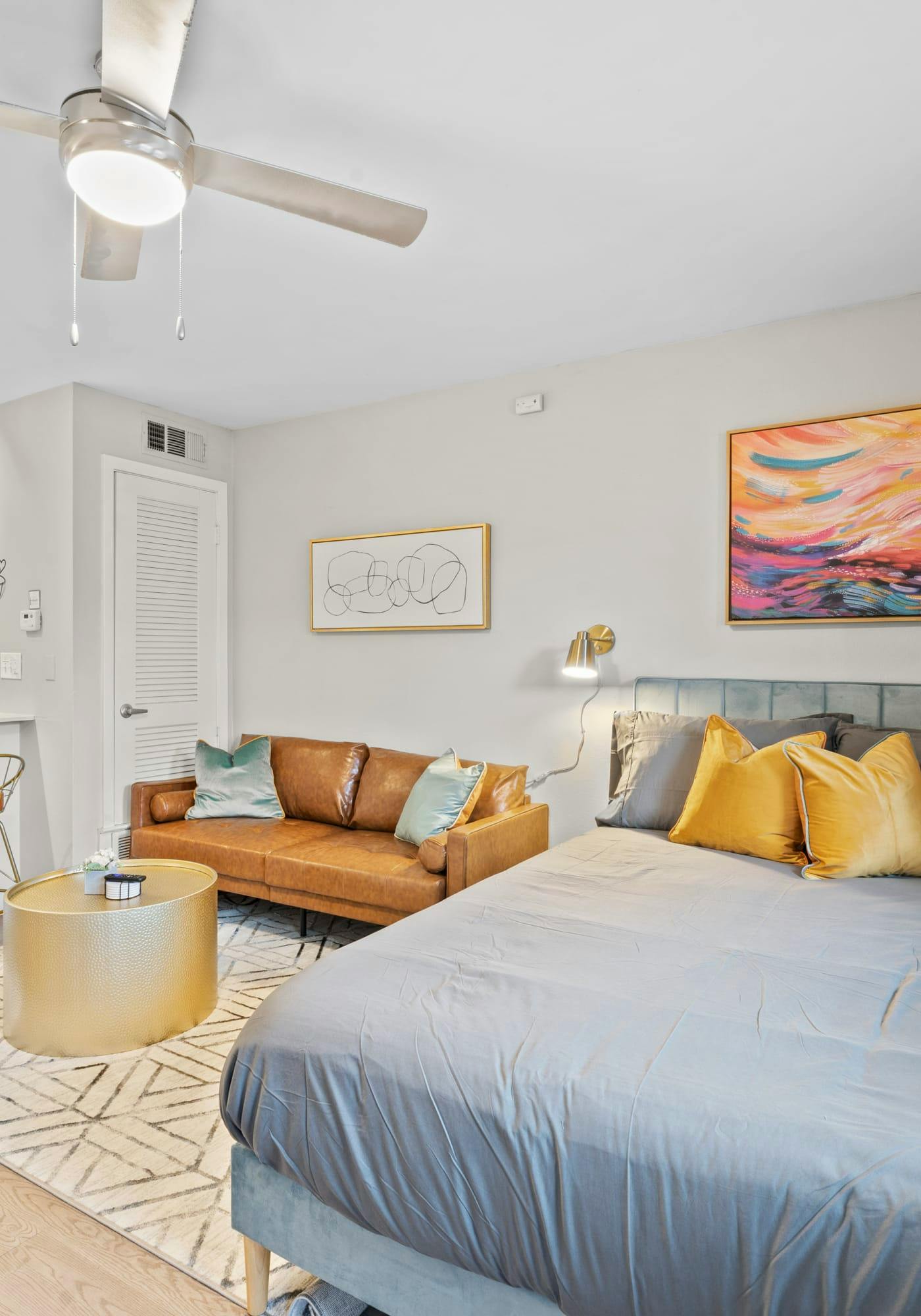 Charming studio close to Downtown and Domain