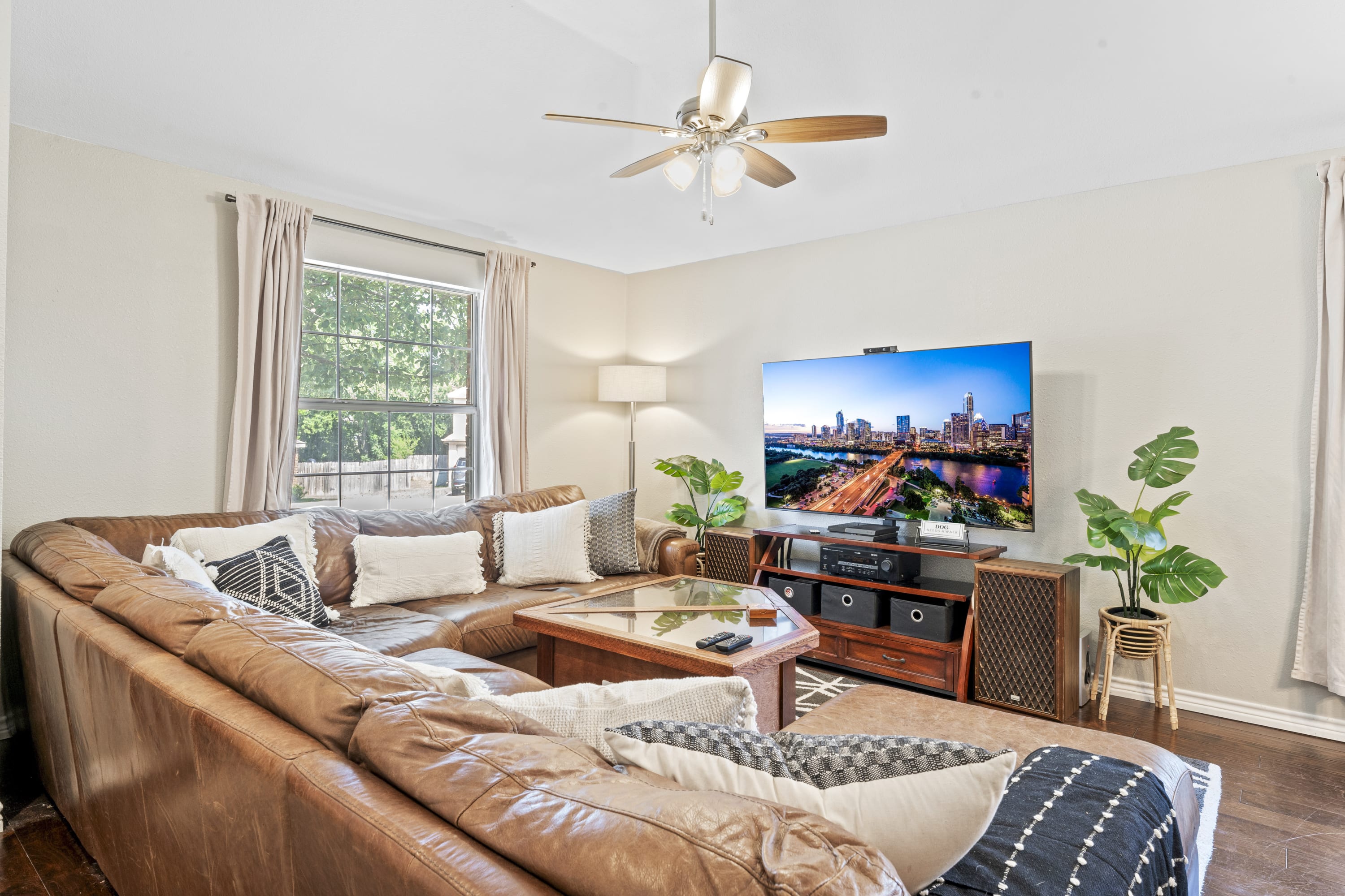 Close to Kalahari | King Beds | Fast WiFi | 3BR