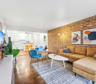 Prime SoCo chic 2BR king suite w/ pool, parking