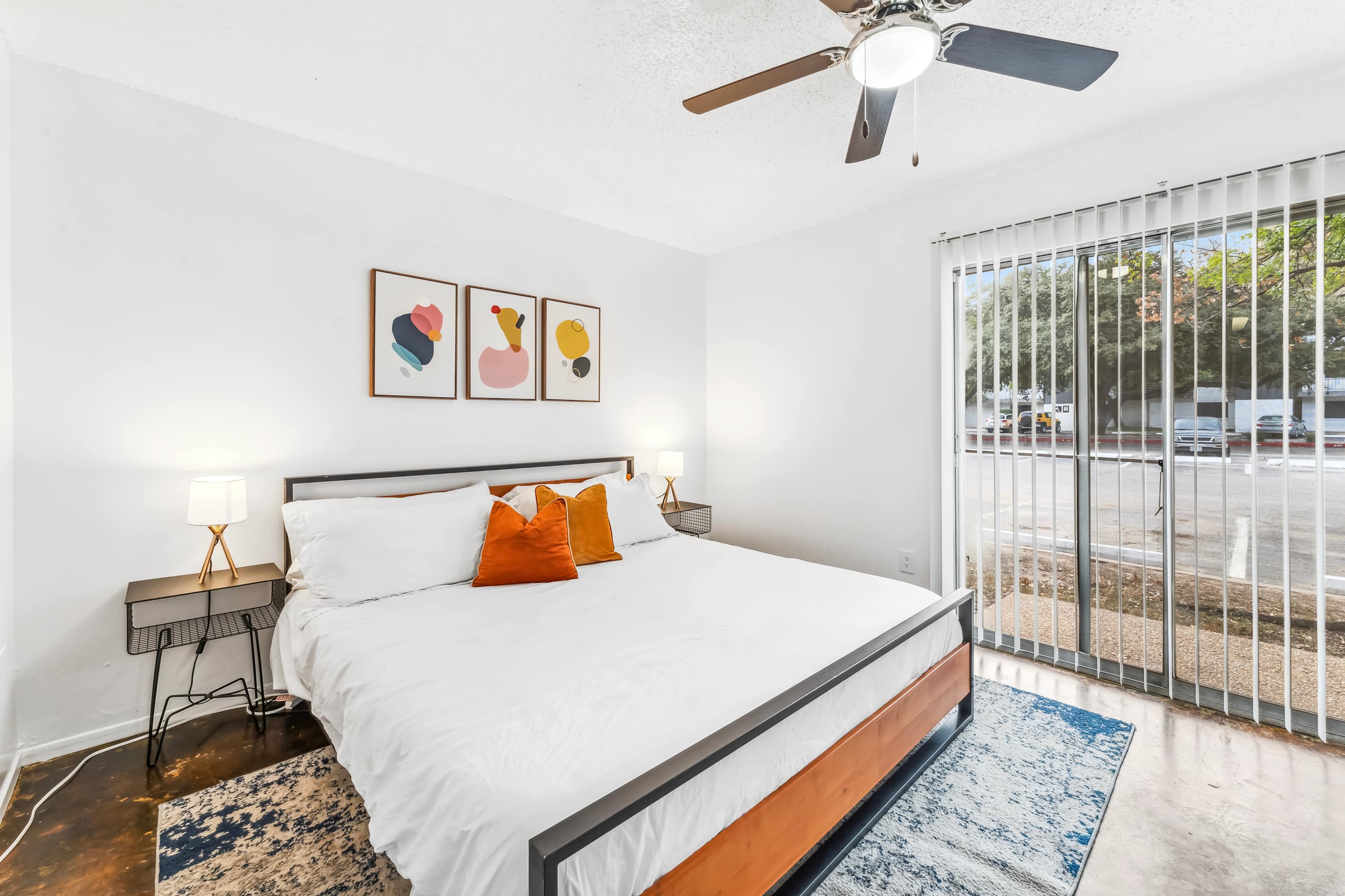 Prime SoCo chic 2BR king suite w/ pool, parking