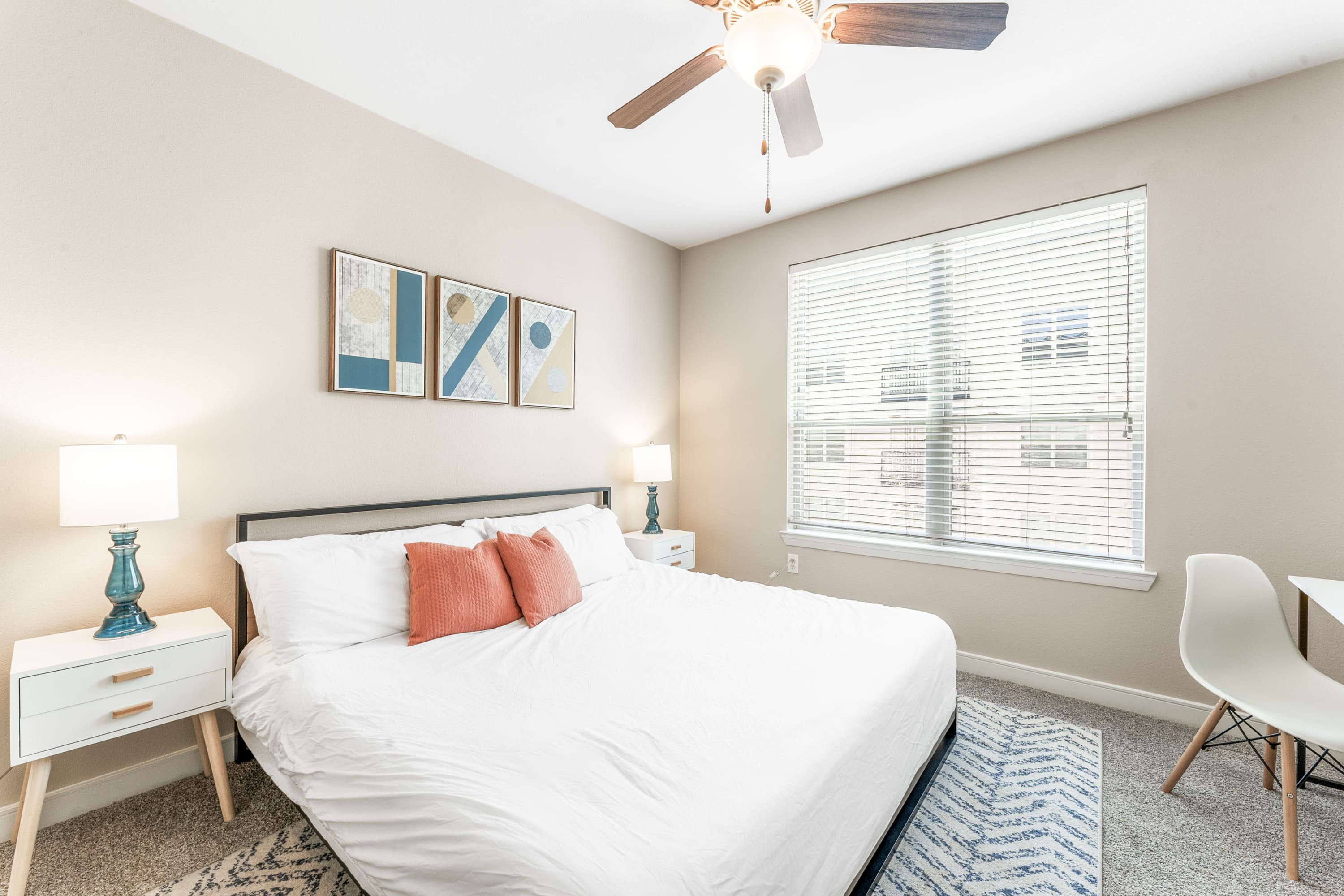 Trendy SoCo 2BR King Suite w/ GymPickleballLaundry