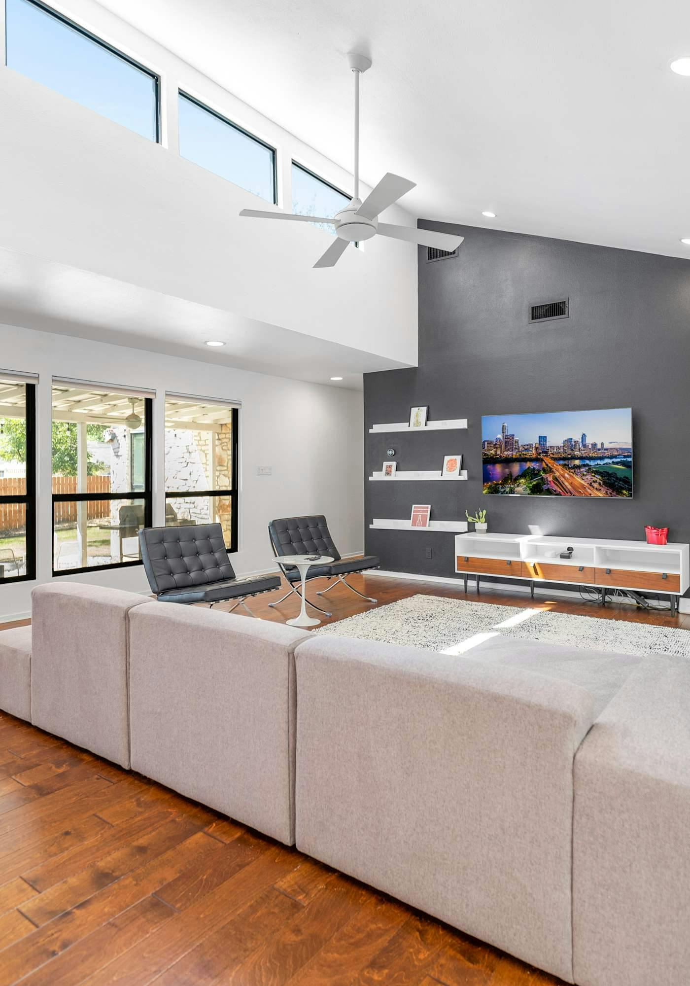 Close to Domain,DT,Shopping | Chic & Serene | 3BR