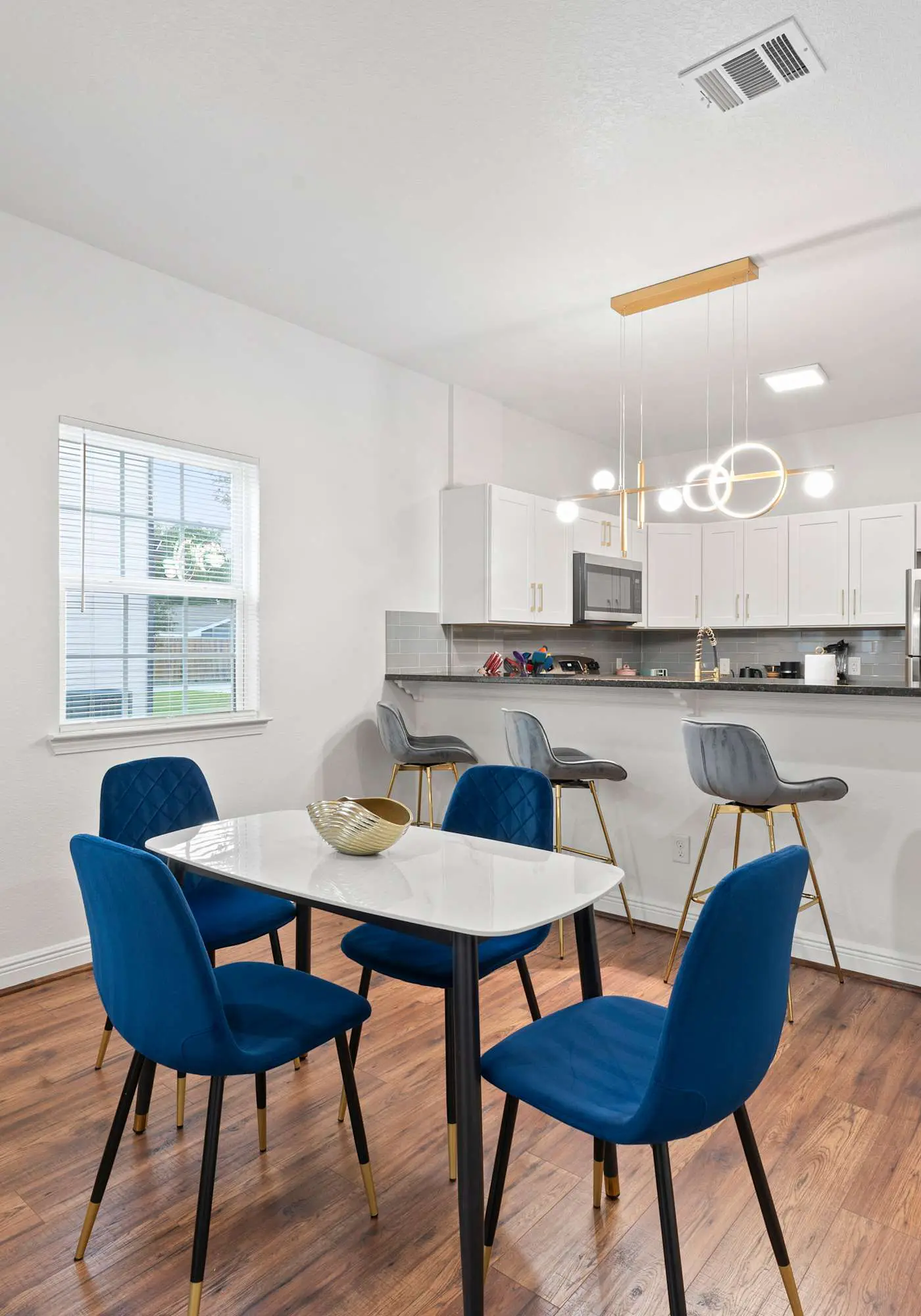 NRG MedCenter 2BD/2.5BA w FencedYard & WasherDryer