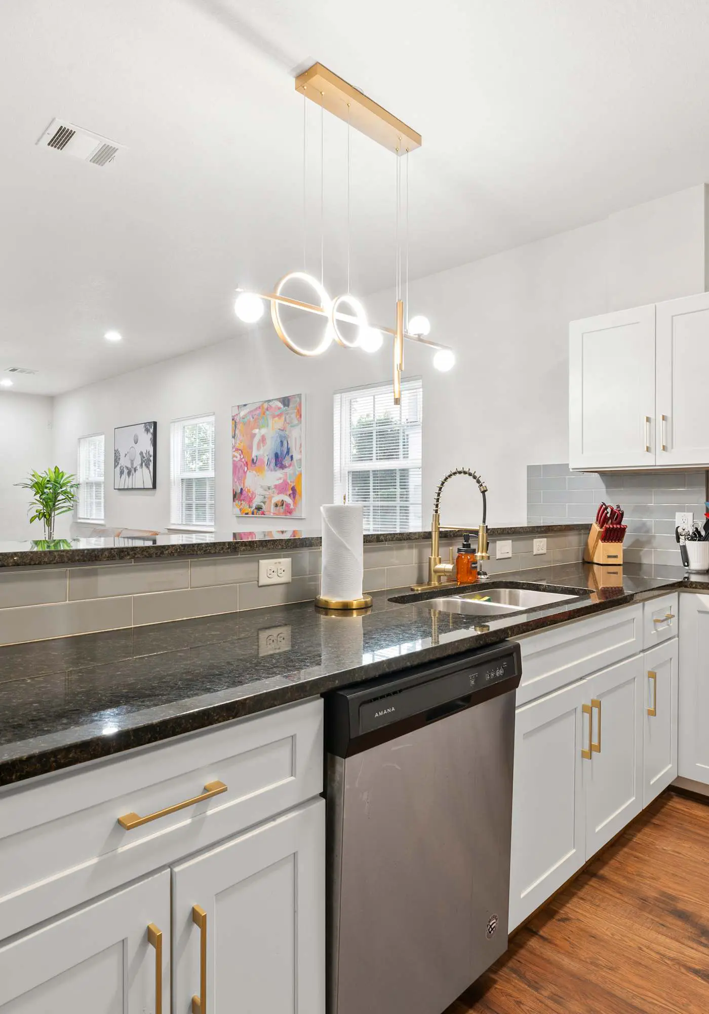 NRG MedCenter 2BD/2.5BA w FencedYard & WasherDryer