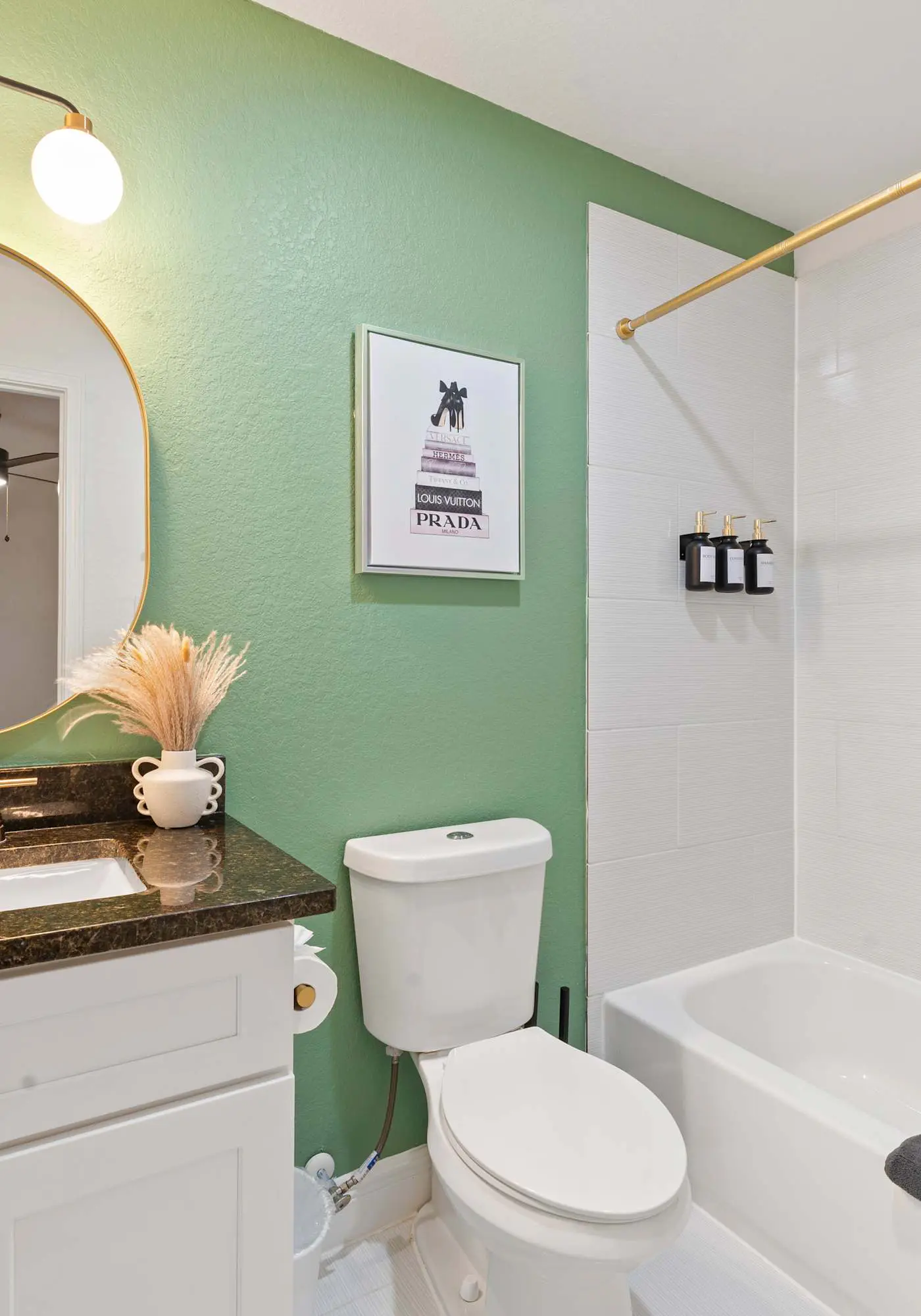 NRG MedCenter 2BD/2.5BA w FencedYard & WasherDryer