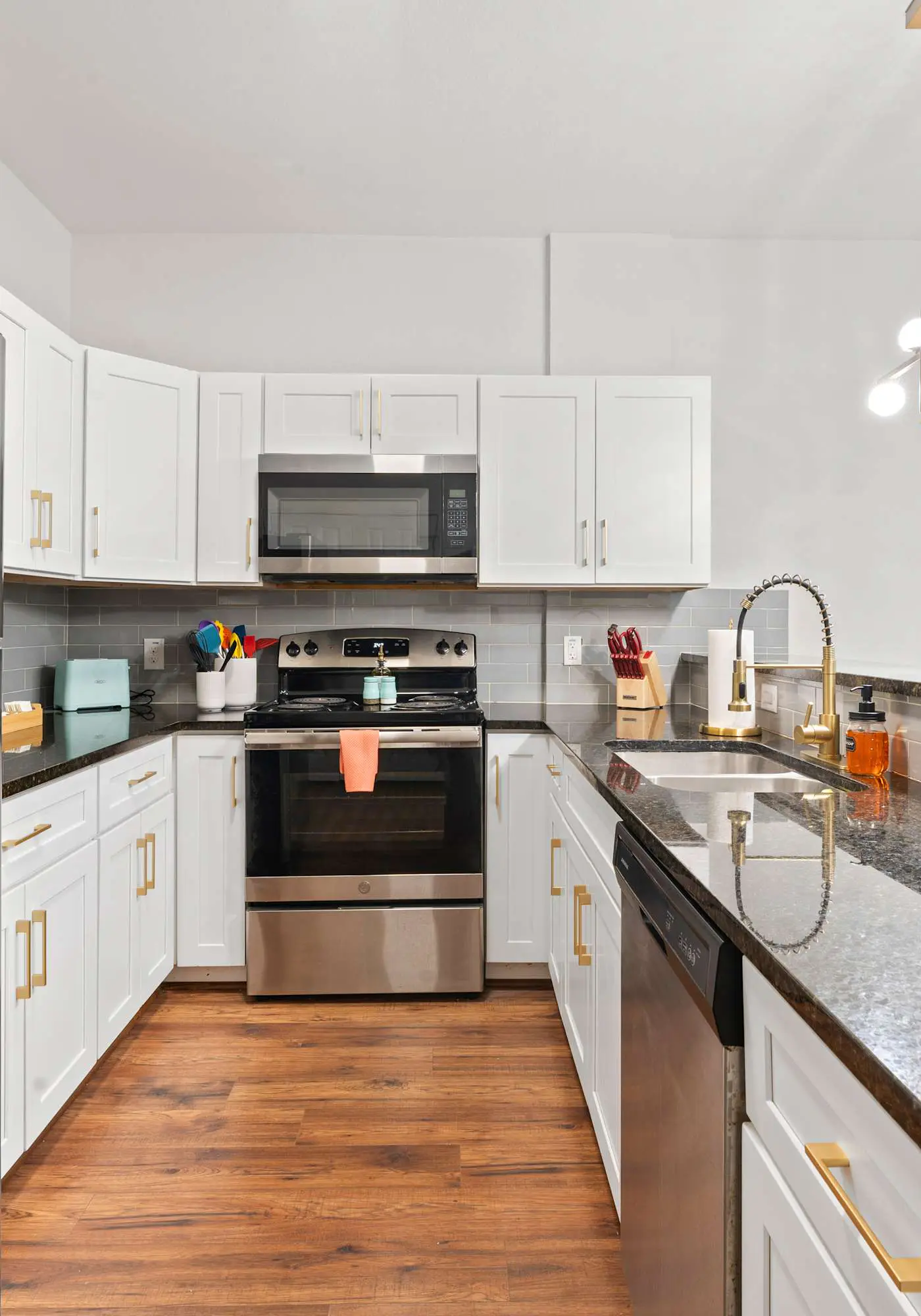 NRG MedCenter 2BD/2.5BA w FencedYard & King Bed