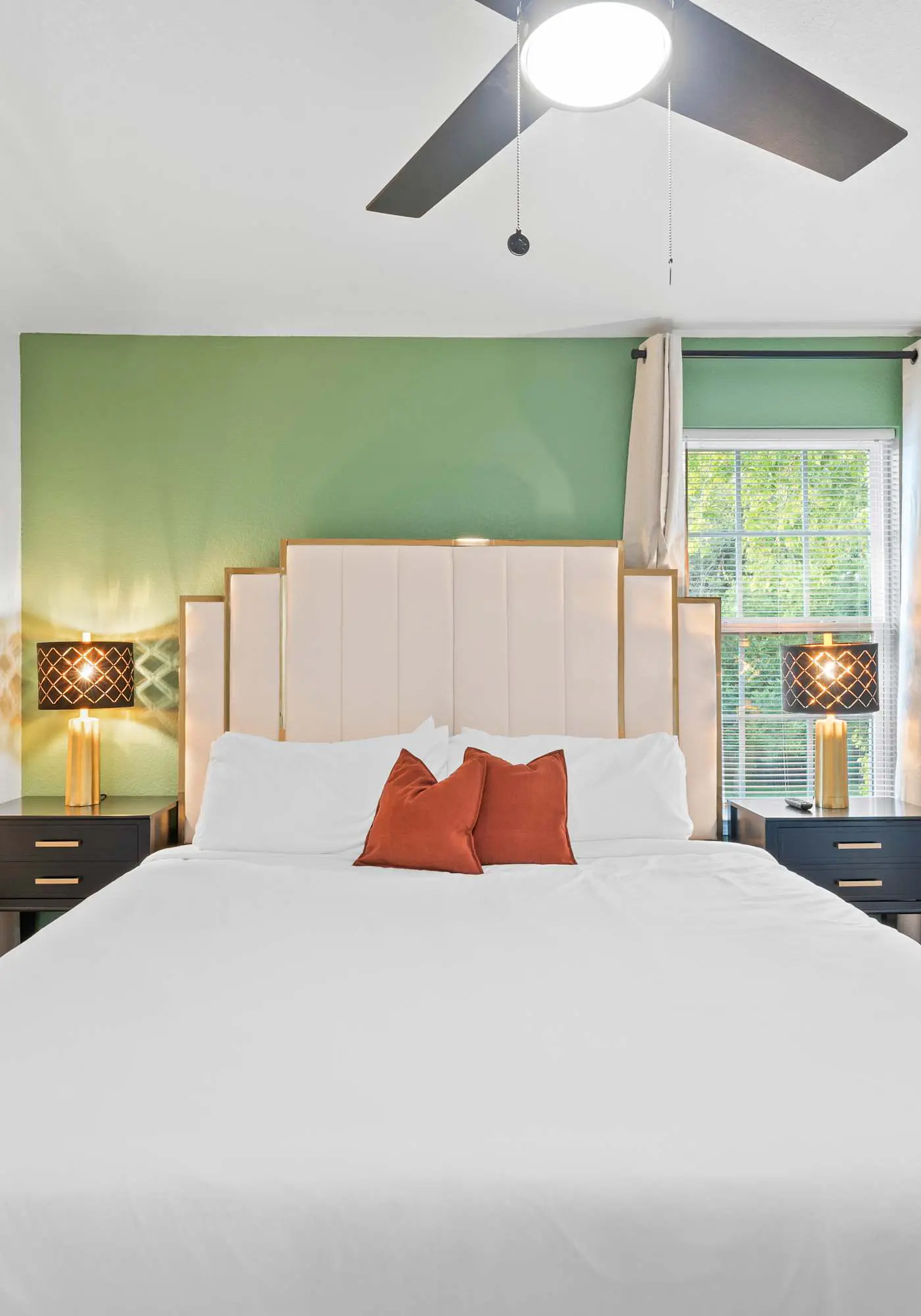 NRG MedCenter 2BD/2.5BA w FencedYard & King Bed