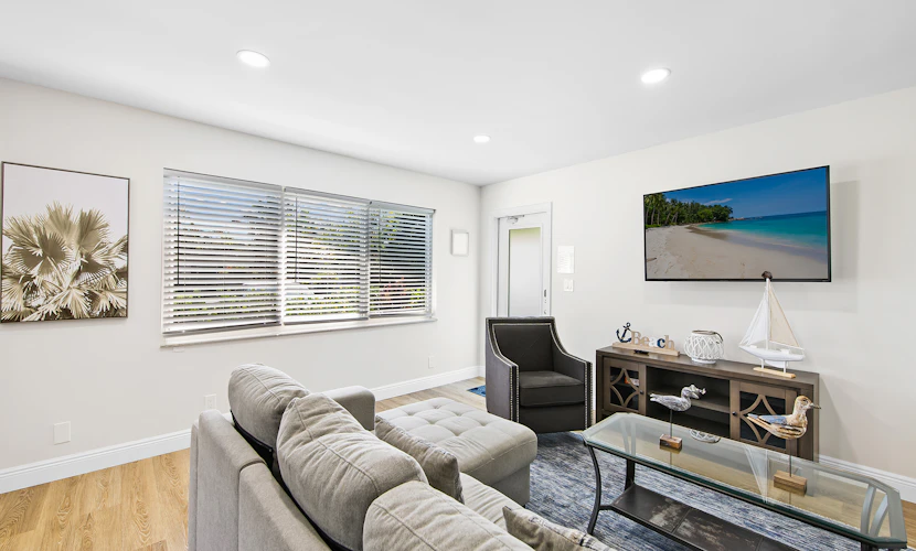 Prime Location ~ Heated Pool ~ Beach + Nightlife ~ Great Neighborhood