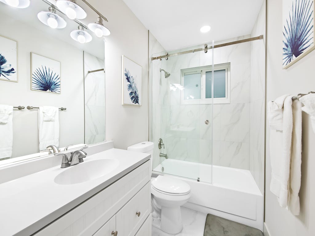 ~ Prime Location ~ Heated Pool ~ 9 Minute Walk to Beach + Nightlife ~ Great Neighborhood!