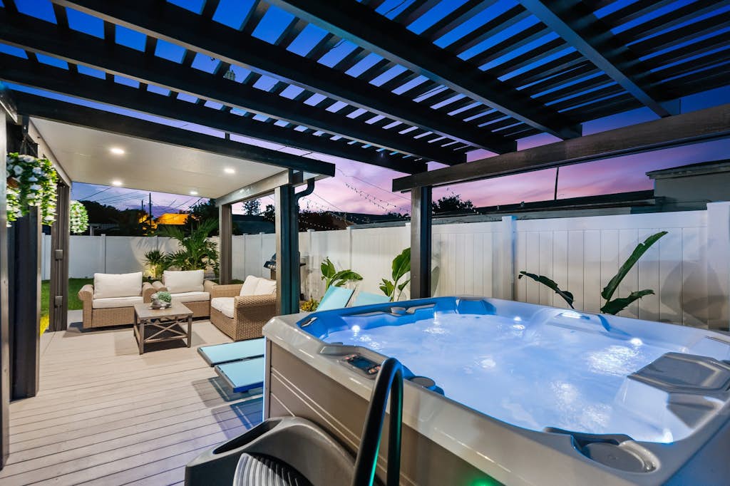 Family Oasis w/ Saltwater Jacuzzi | Near Beach & Aventura