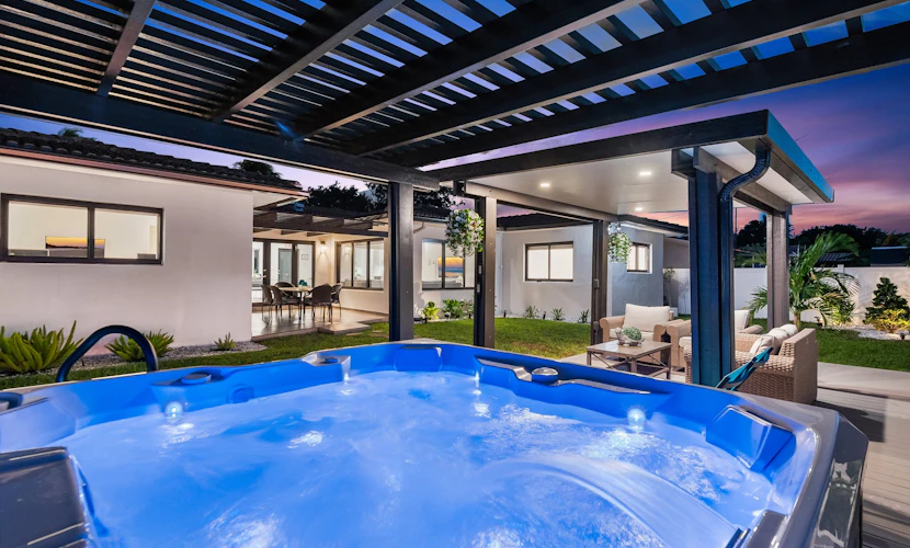 Family Oasis w/ Saltwater Jacuzzi | Near Beach & Aventura