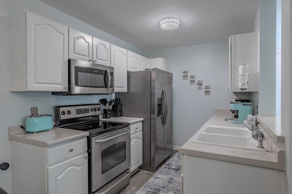 Fully Remodeled 3BR for 8! South Bay East Unit H