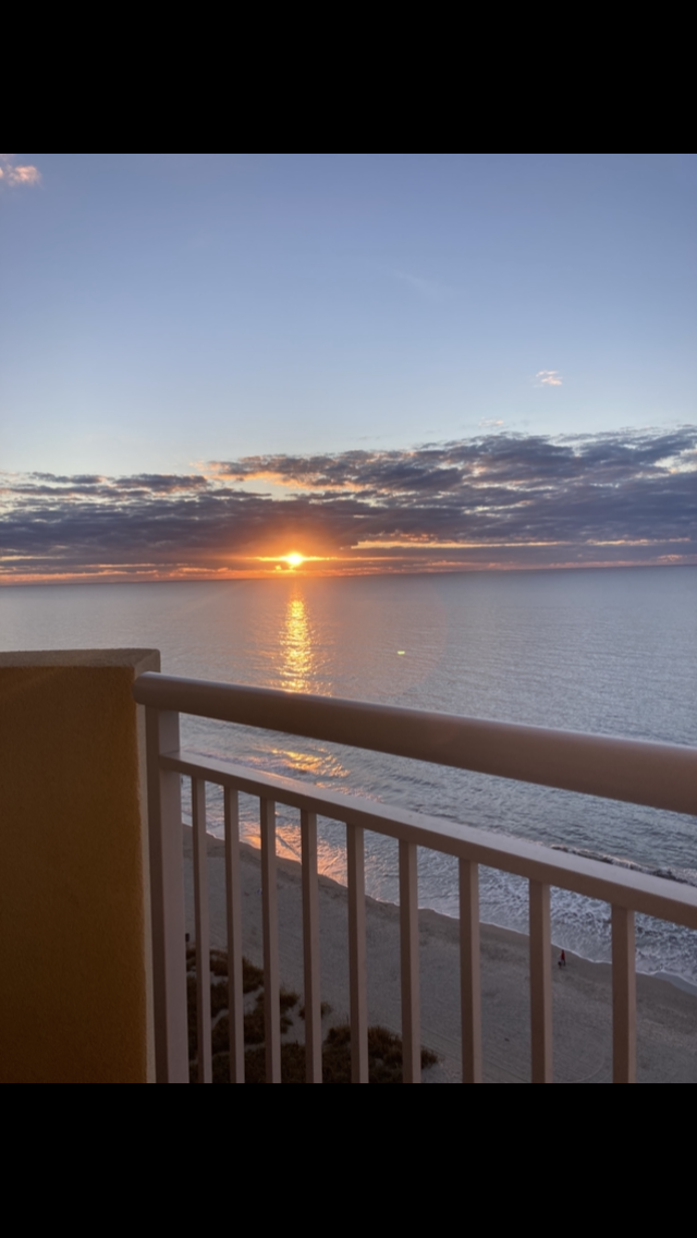 Stunning Oceanfront 1 BR Condo-Bay Watch 1835