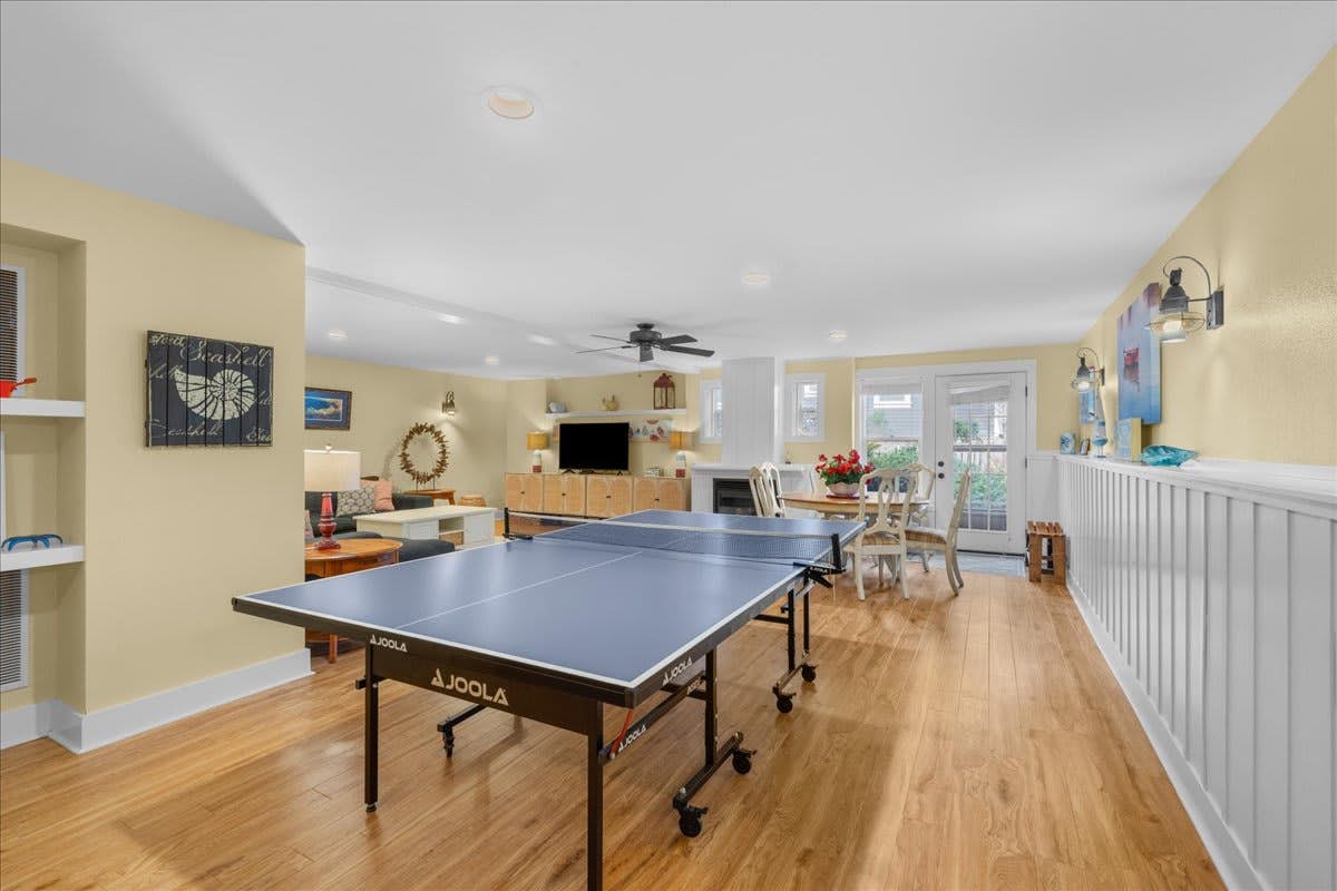Family friendly home with game room, hot tub, steps to ocean