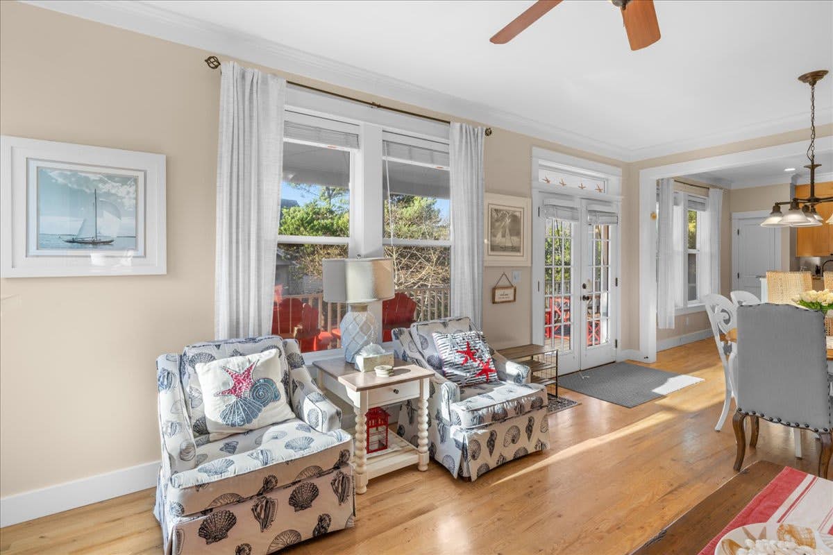 Family friendly home with game room, hot tub, steps to ocean