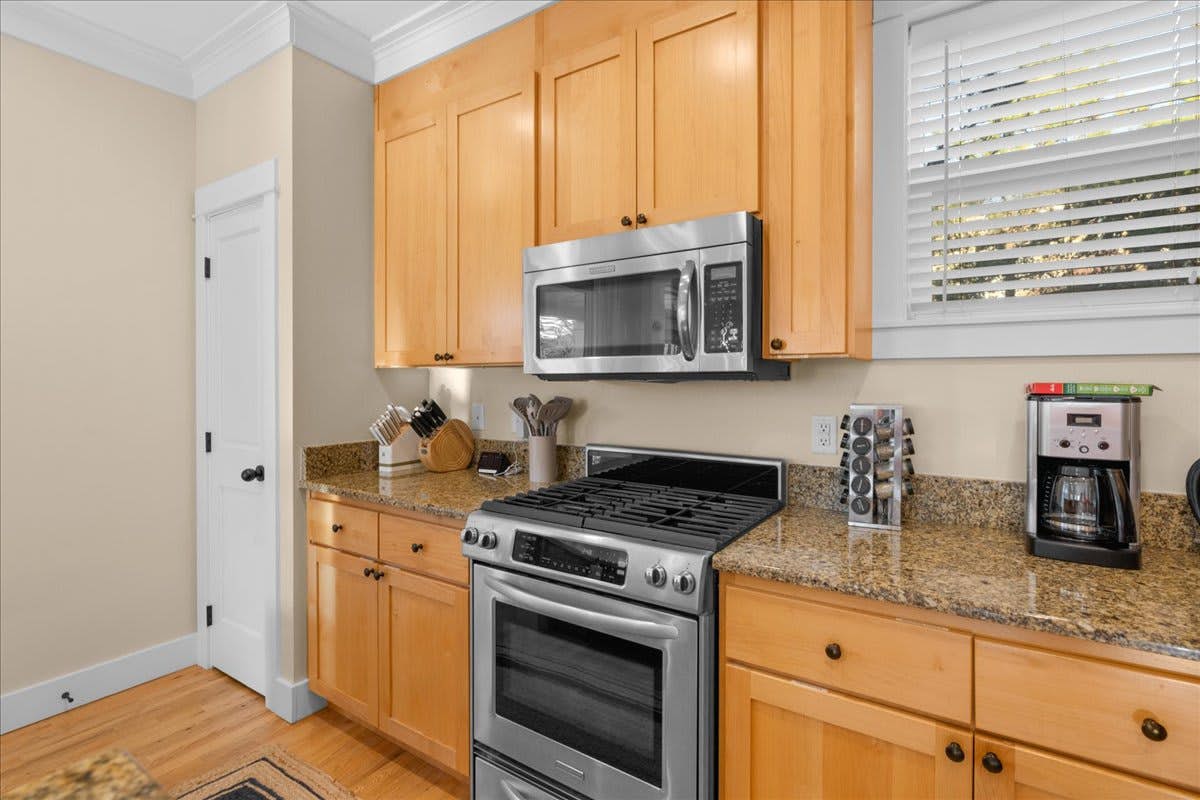 Family friendly home with game room, hot tub, steps to ocean