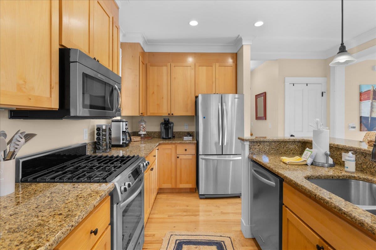 Family friendly home with game room, hot tub, steps to ocean